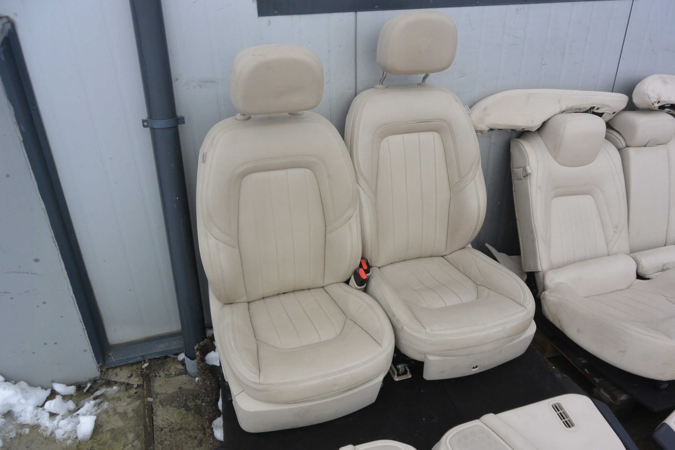 MASERATI QUATTROPORTE VI SITZE LEDERSITZ KREM