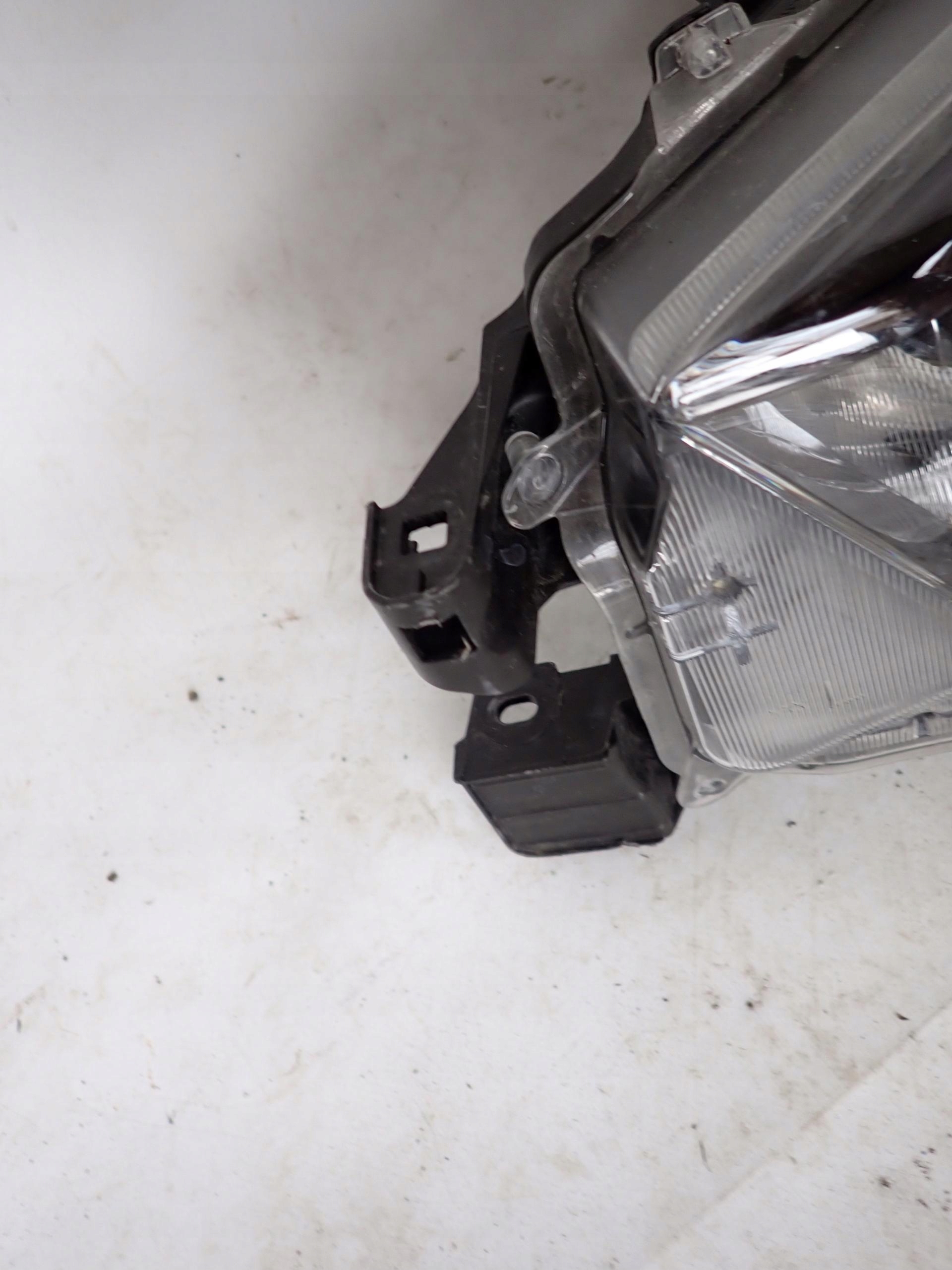 TOYOTA HILUX VIII LIFT 20- light left front front