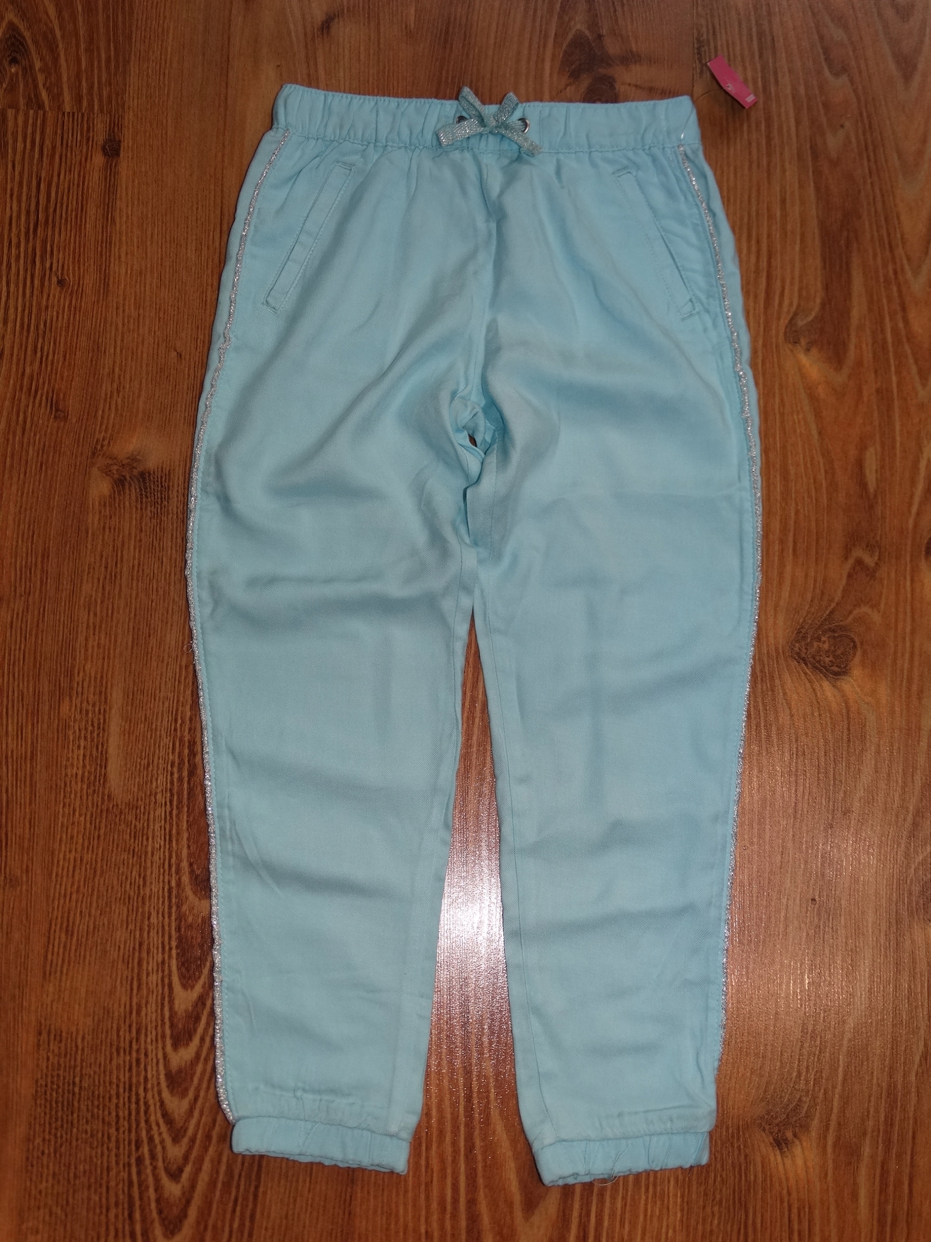 Spodnie letnie cienkie r.122 nowe