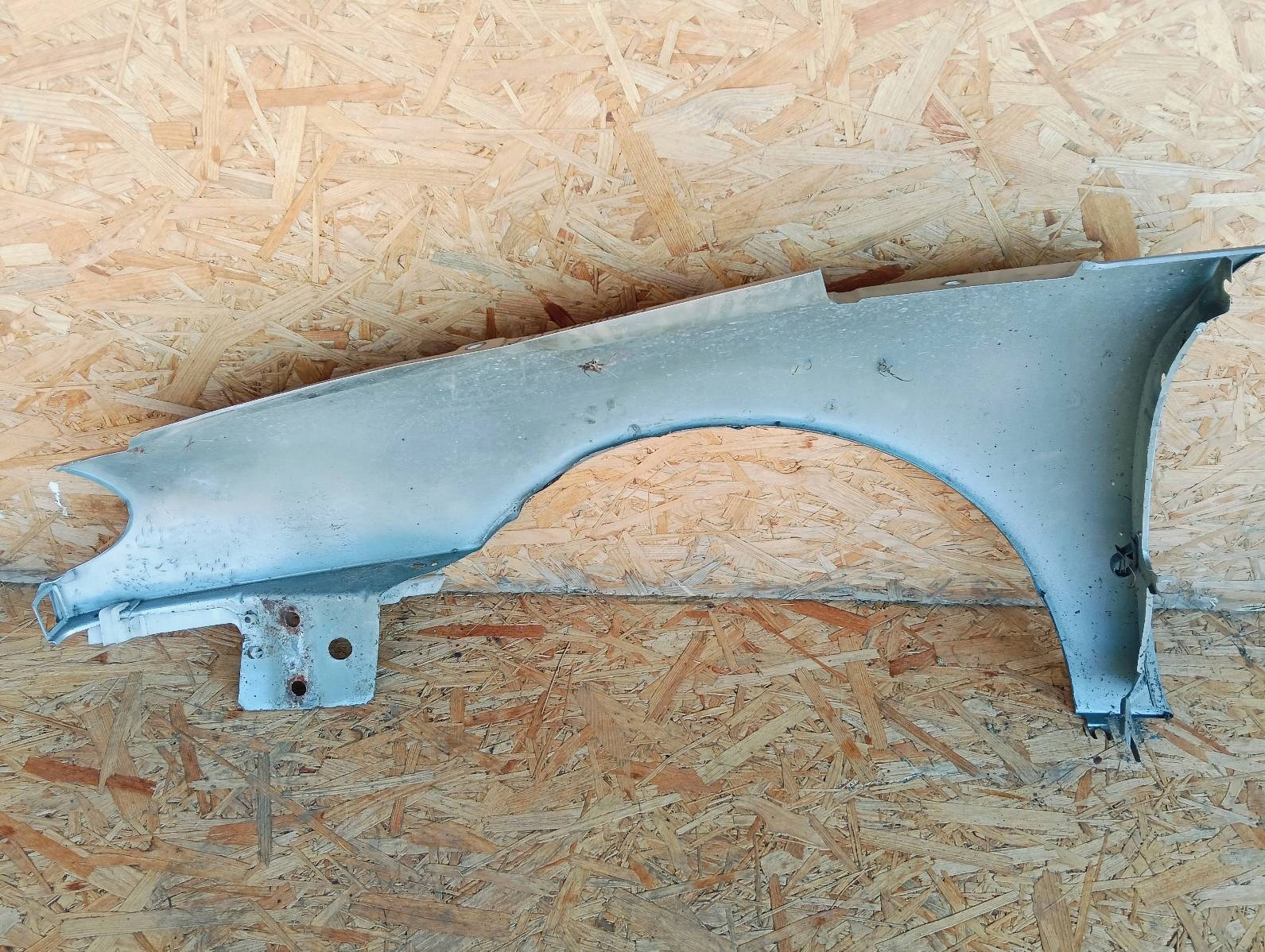fender right front Renault Laguna and 98r