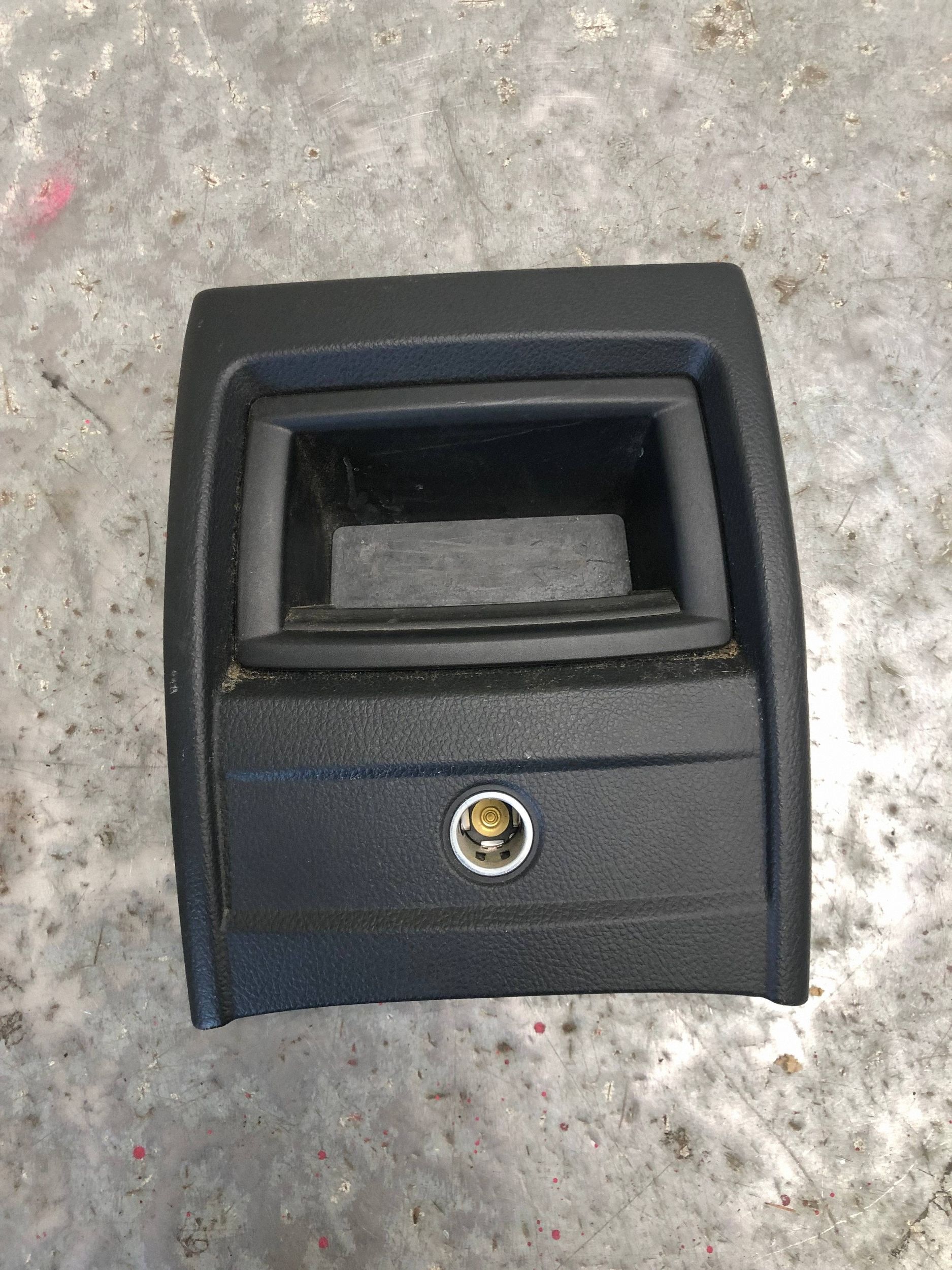 Cendrier TUNELU Arrière BMW F31 9212487