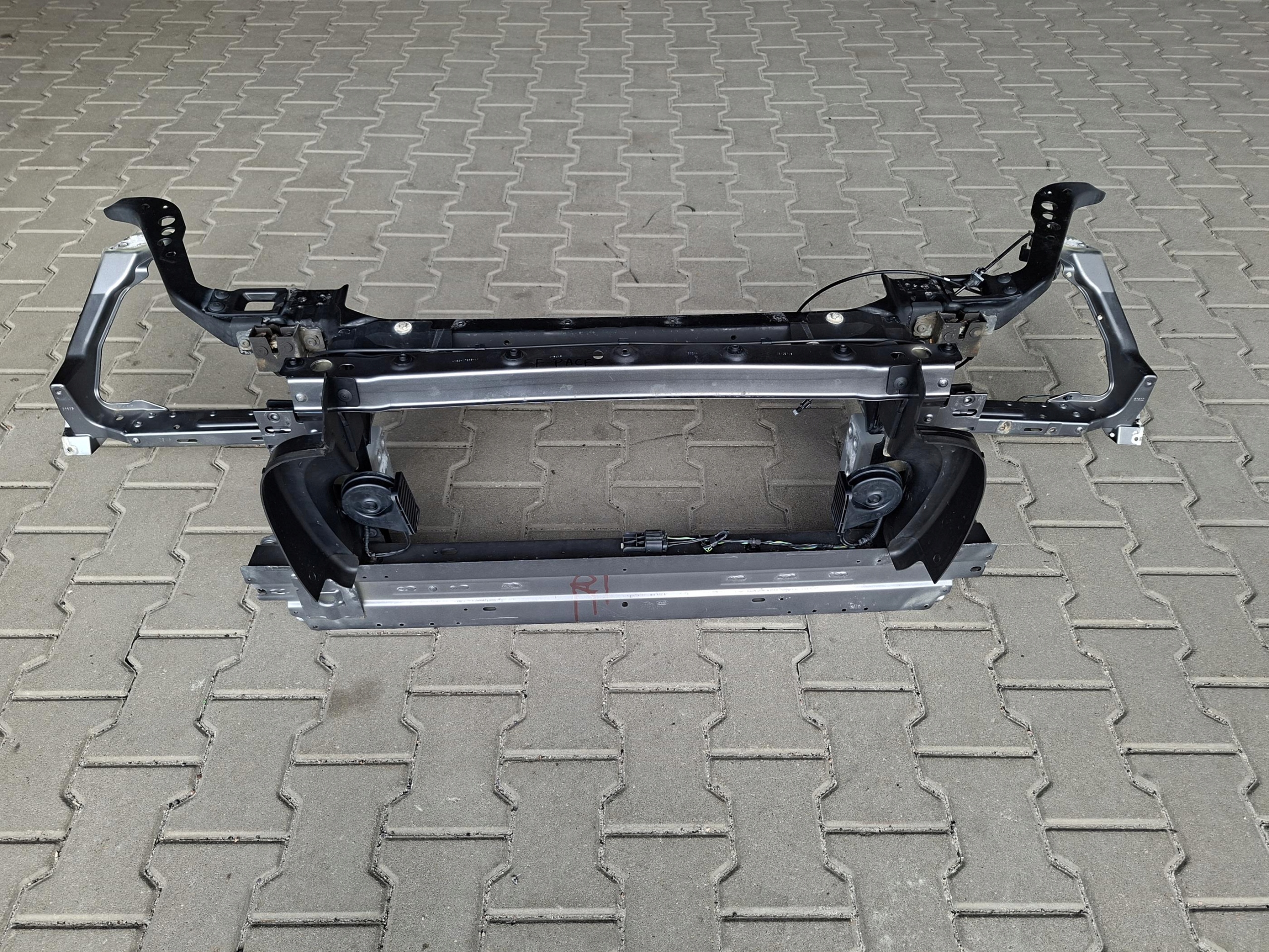 front body wall front pillar sider OKULAR HK83-17859-AF JAGUAR F-PACE X761
