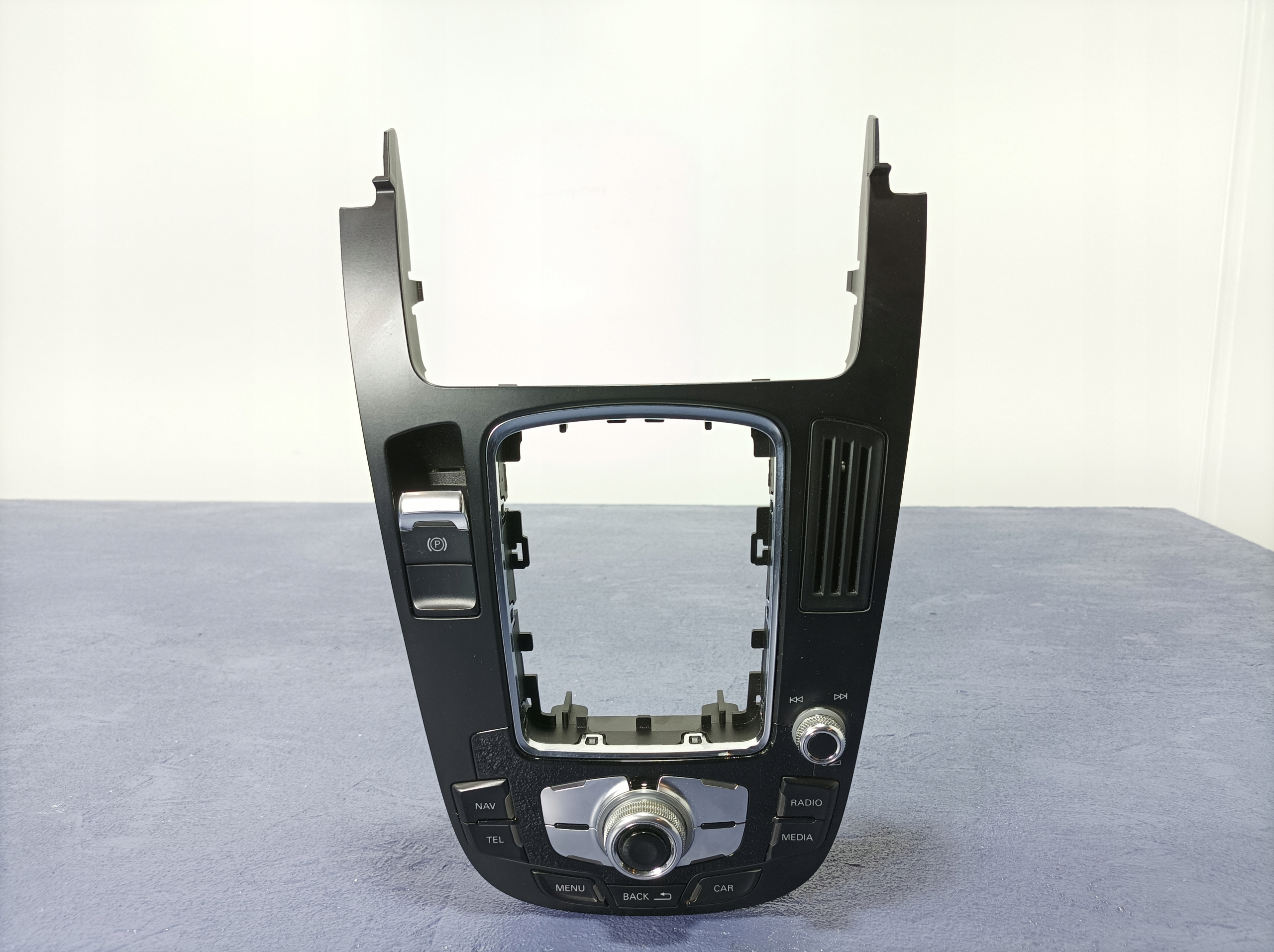 AUDI A4 B8 FL RAMKA PANEL STEROWANIA MMI RADIO MEDIA 8T0919611K