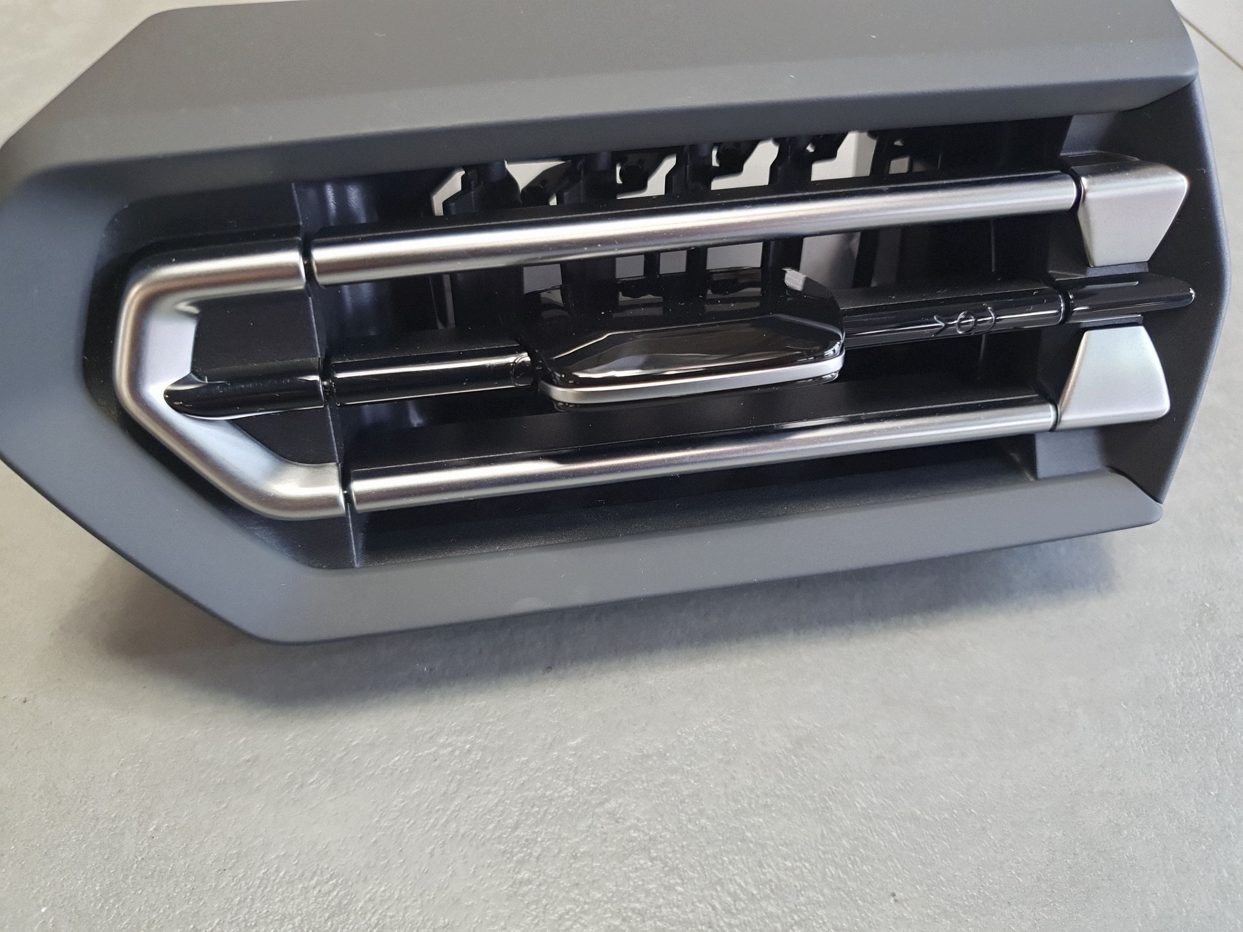 Audi A3 8Y grid air conditioning devices right 8Y1820902B