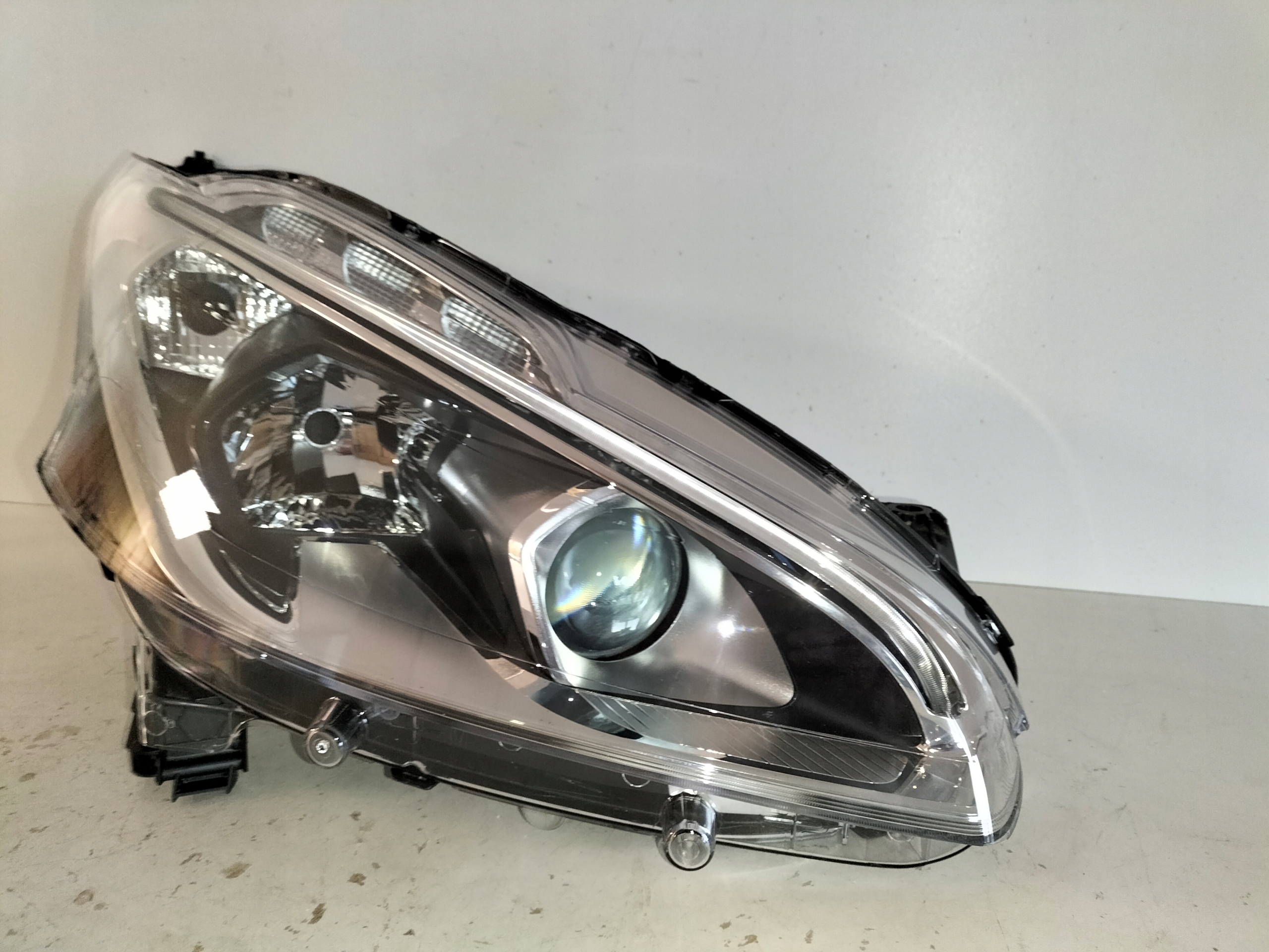 light front reflektor right PEUGEOT 208 LIFT 15-19