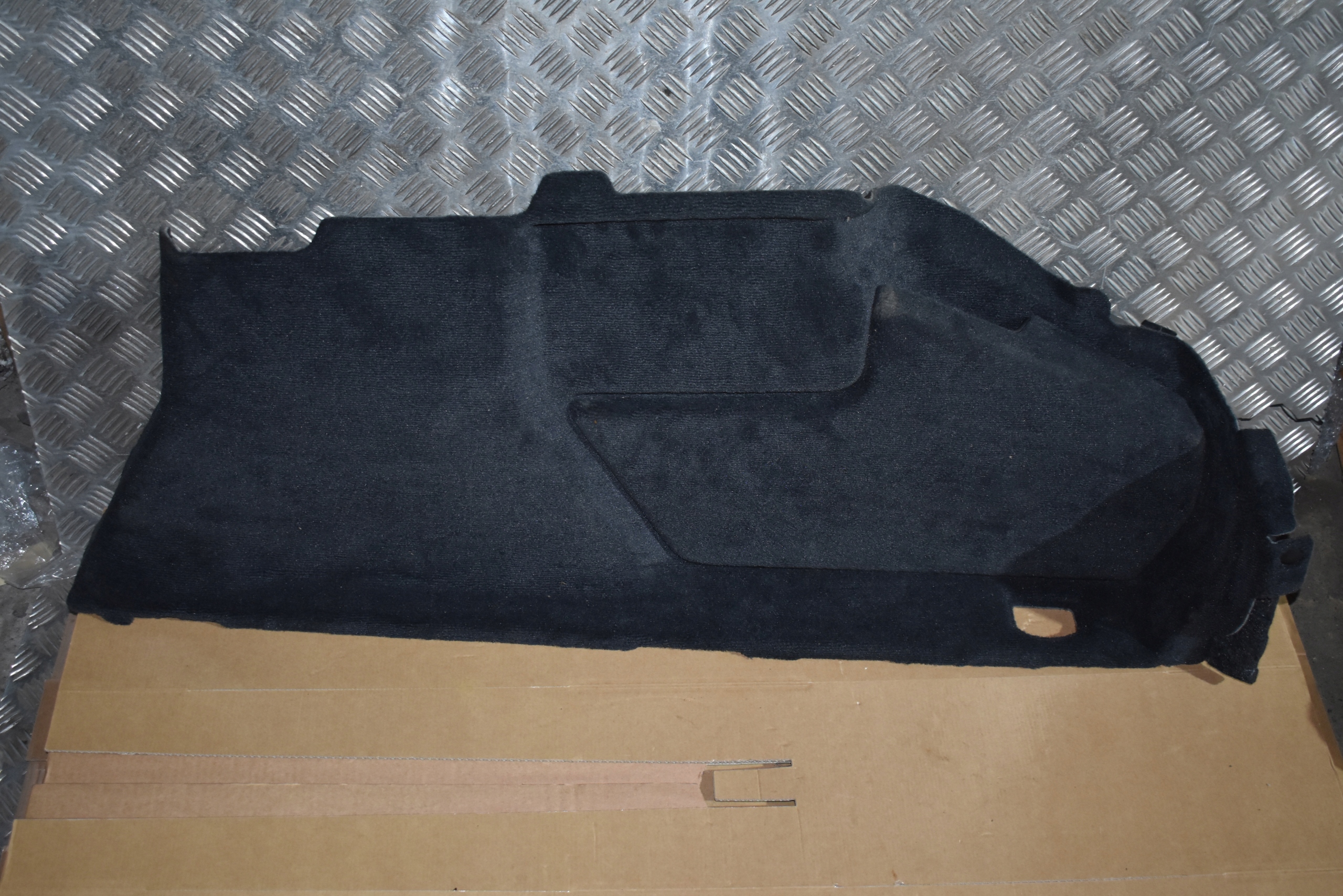 IDEALNY boot upholstery rear part right PORSCHE PANAMERA 971 HYBRYDA 1