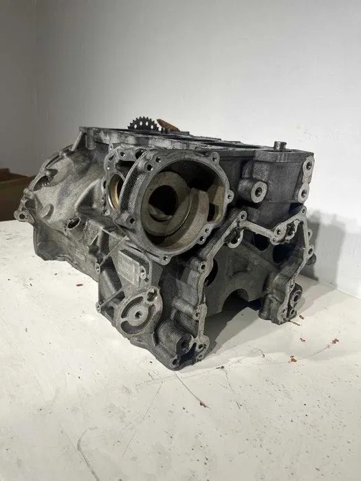 Blok Silnika Land Rover Discover 2.0D Numer katalogowy części PBG4D3-6015-EE OE lR