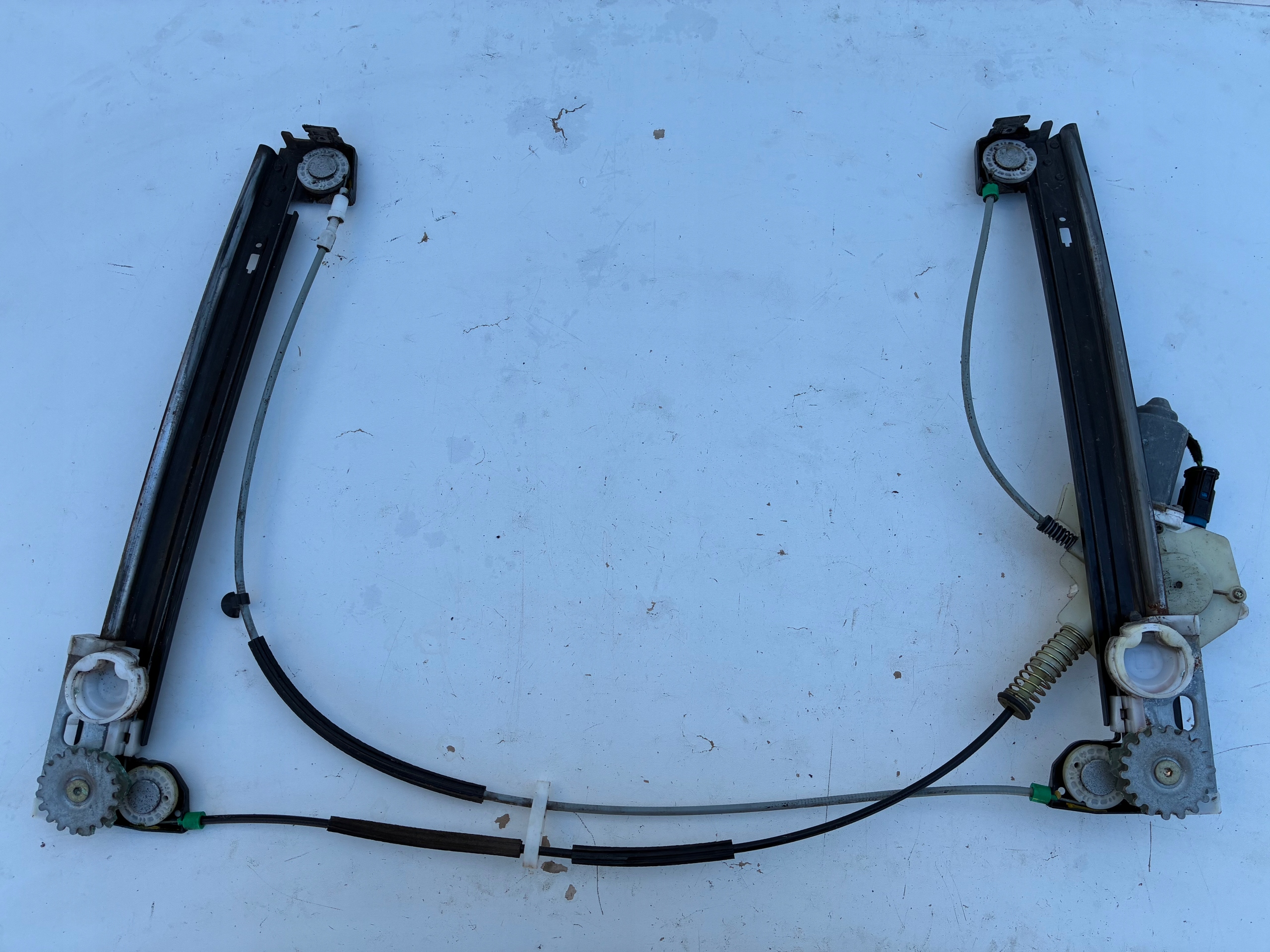 mechanism lift mini motor windows left front Mini One Cooper R50 00-06r.