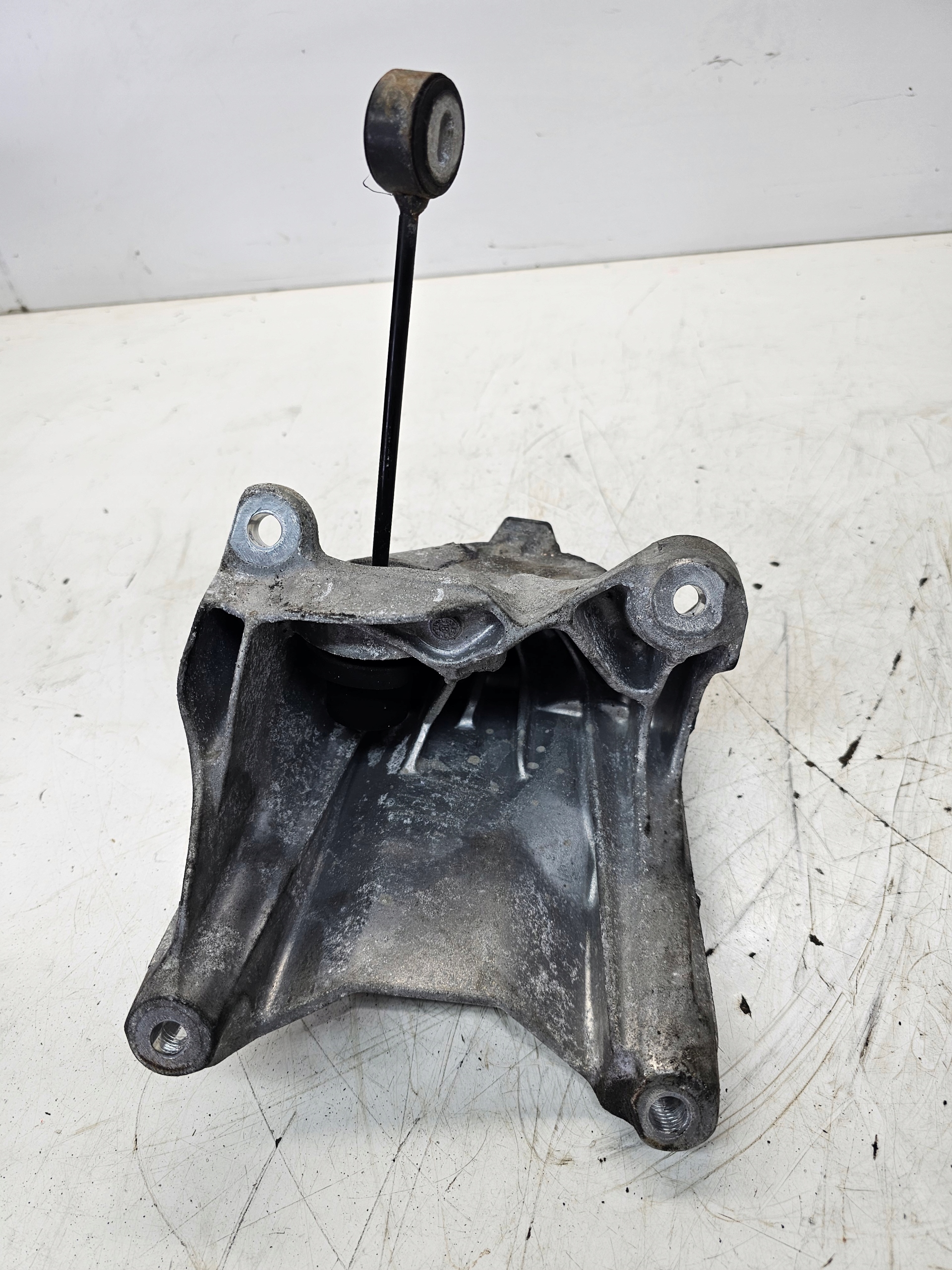 engine mount left AUDI A4 B9 A5 4M0199307BN