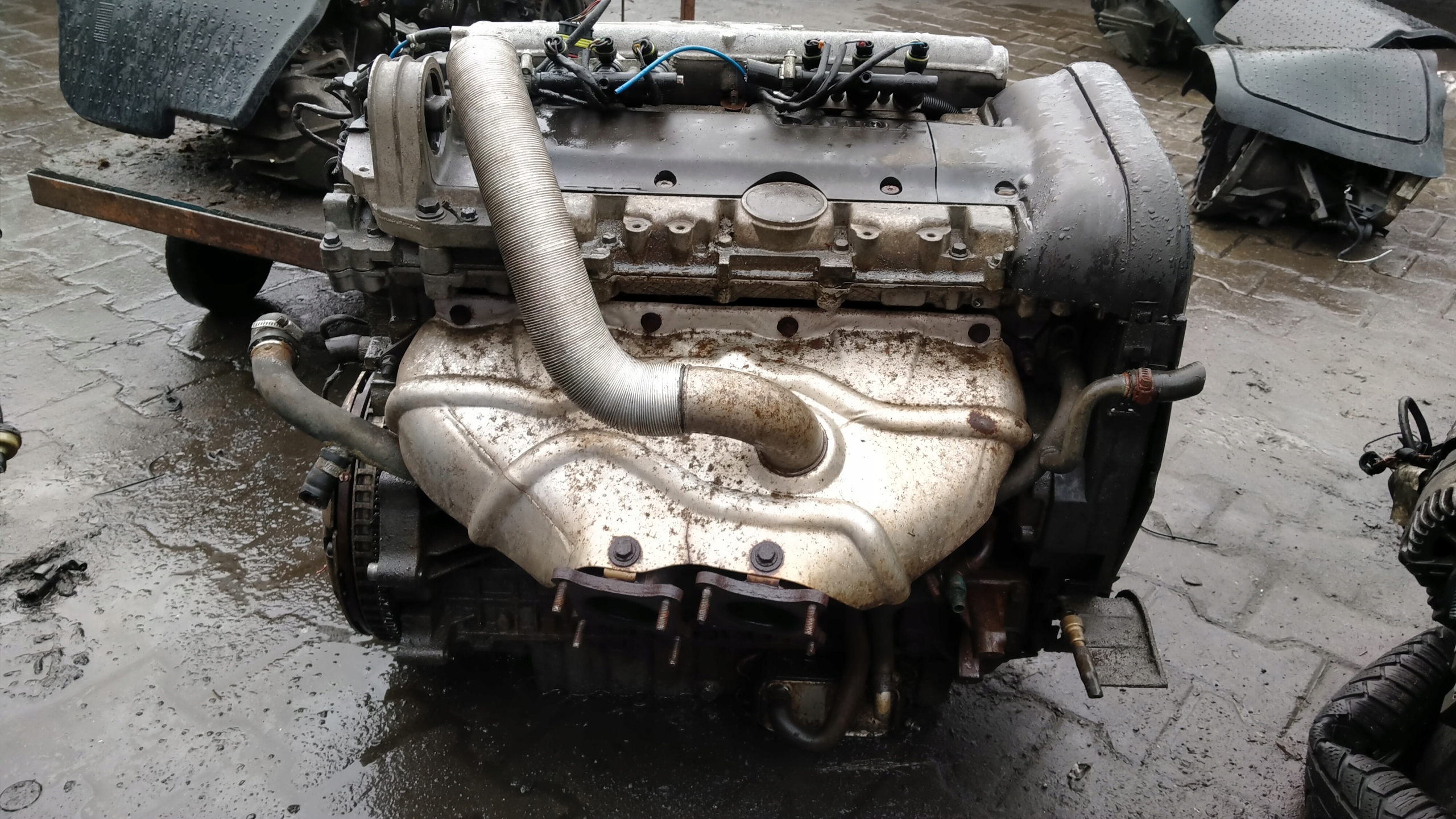 Volvo S80 2,8B 150KW 204KM engine complete B6304S3 6821640
