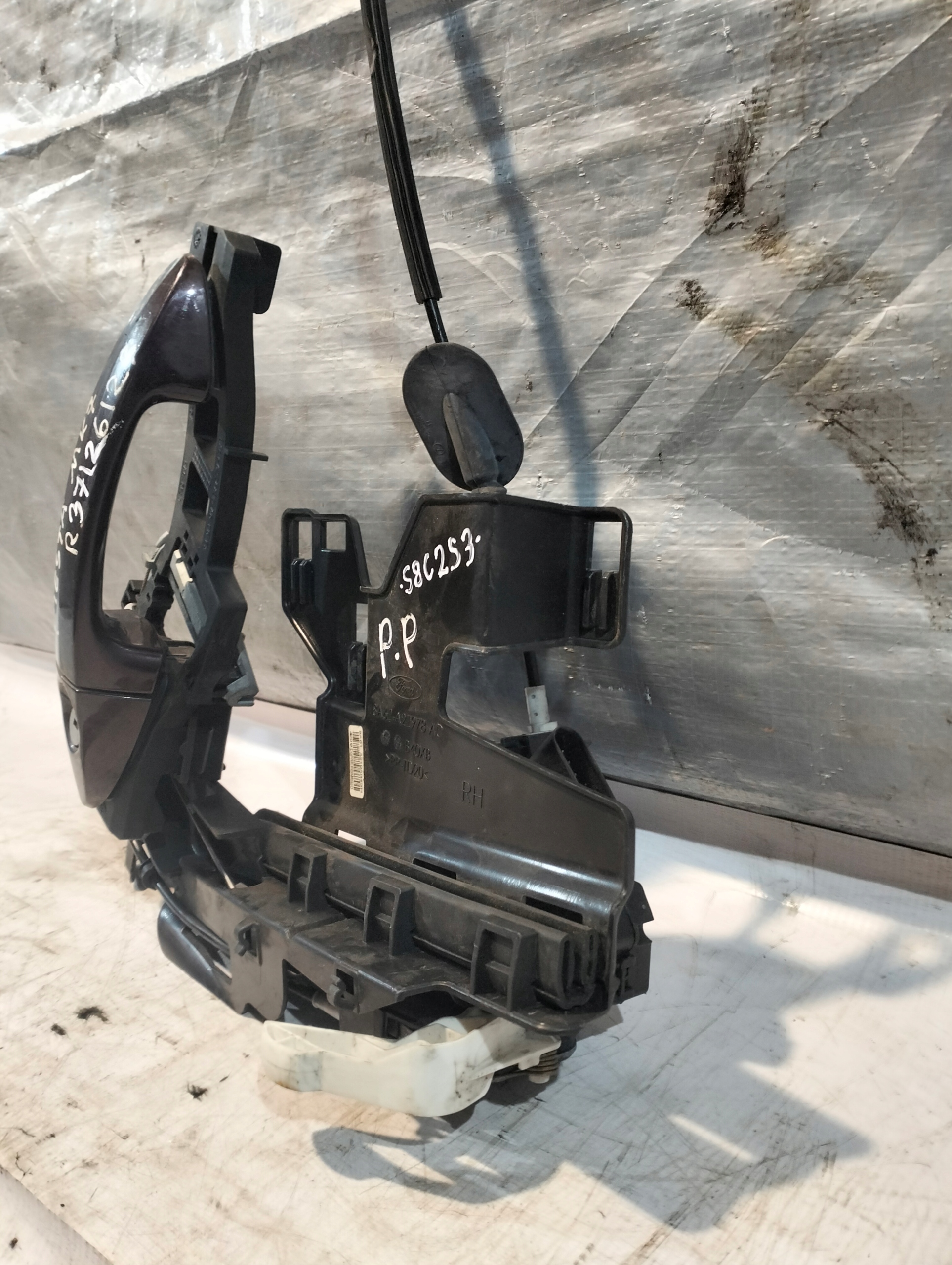 FORD FIESTA MK7 lock right front 8A6AA21812CD