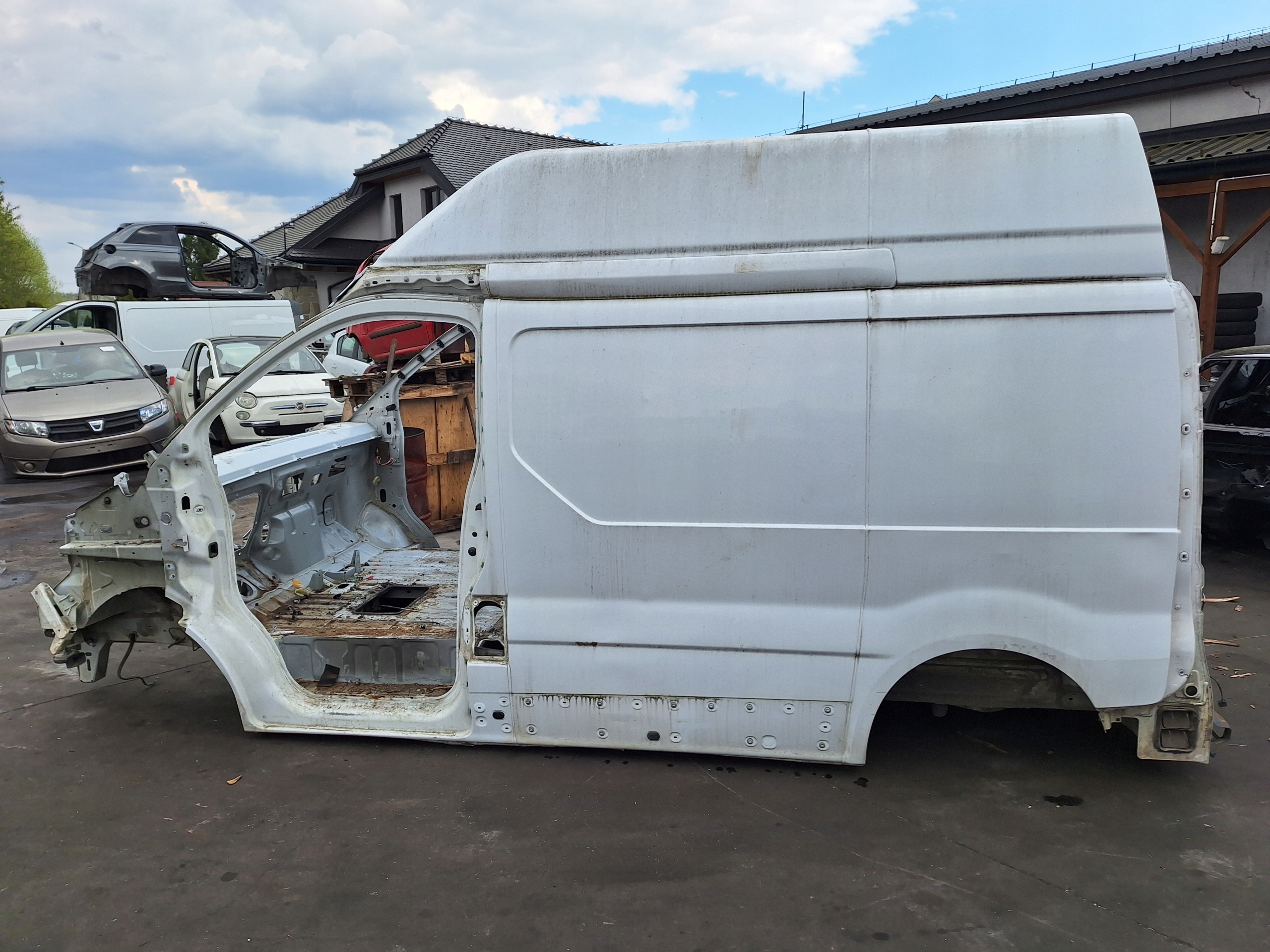TRAFIC 2 II VIVARO A PRIMASTAR X83 parafango posteriore sinistra BOK L1H2 2001-2014