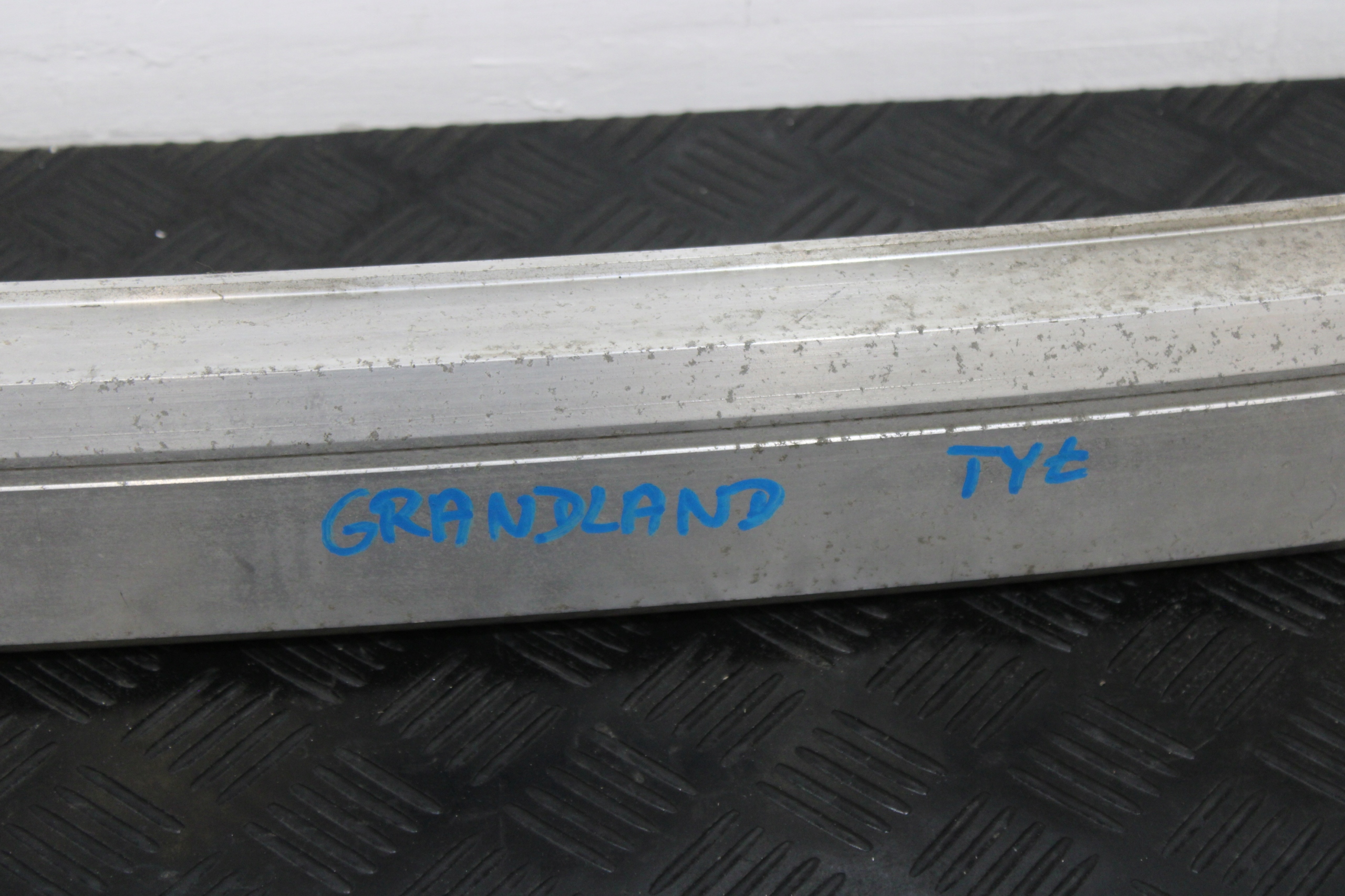 sider pillar below bumper rear part OPEL GRANDLAND X