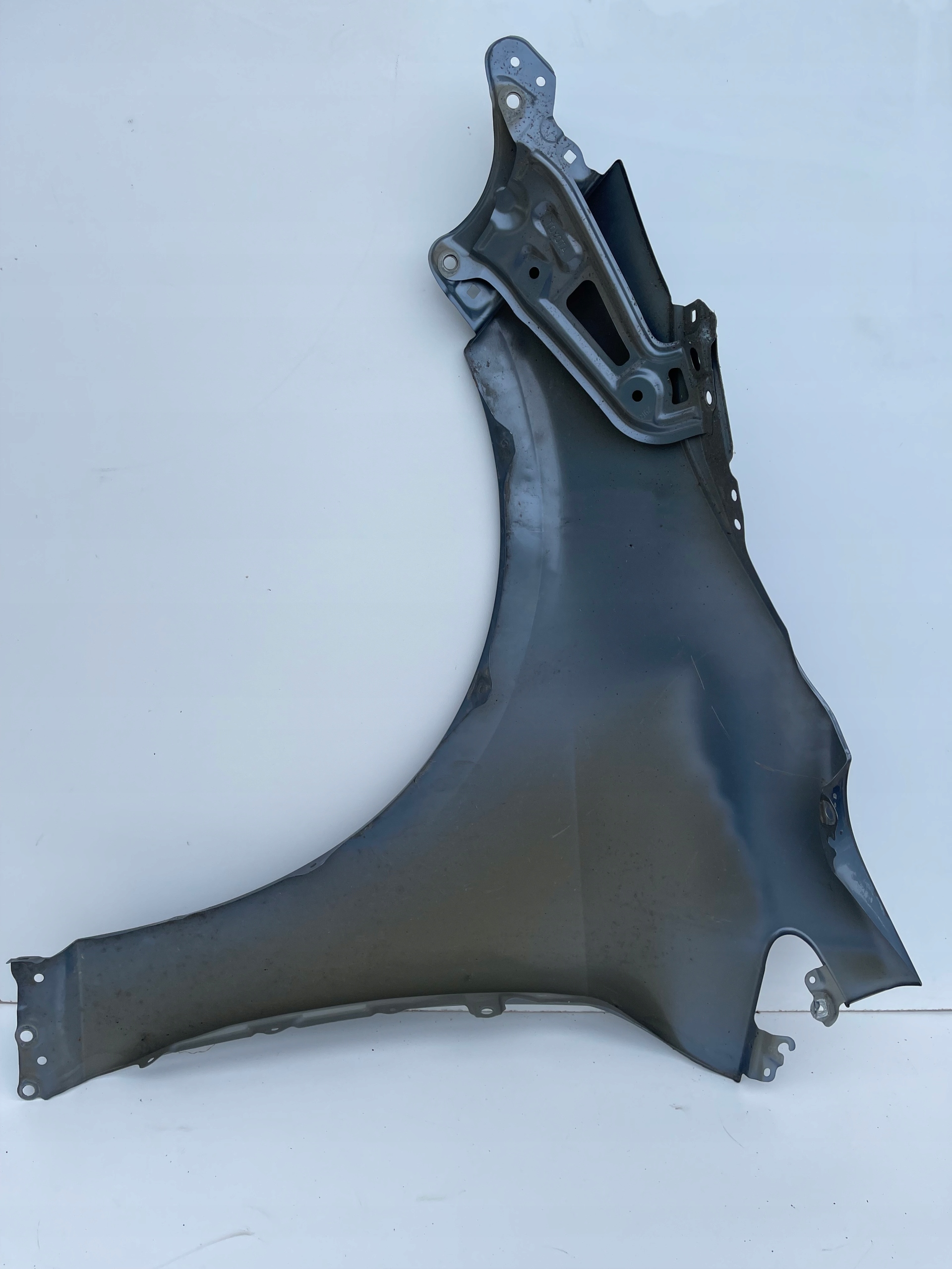 fender front front right COROLLA E21 sedan