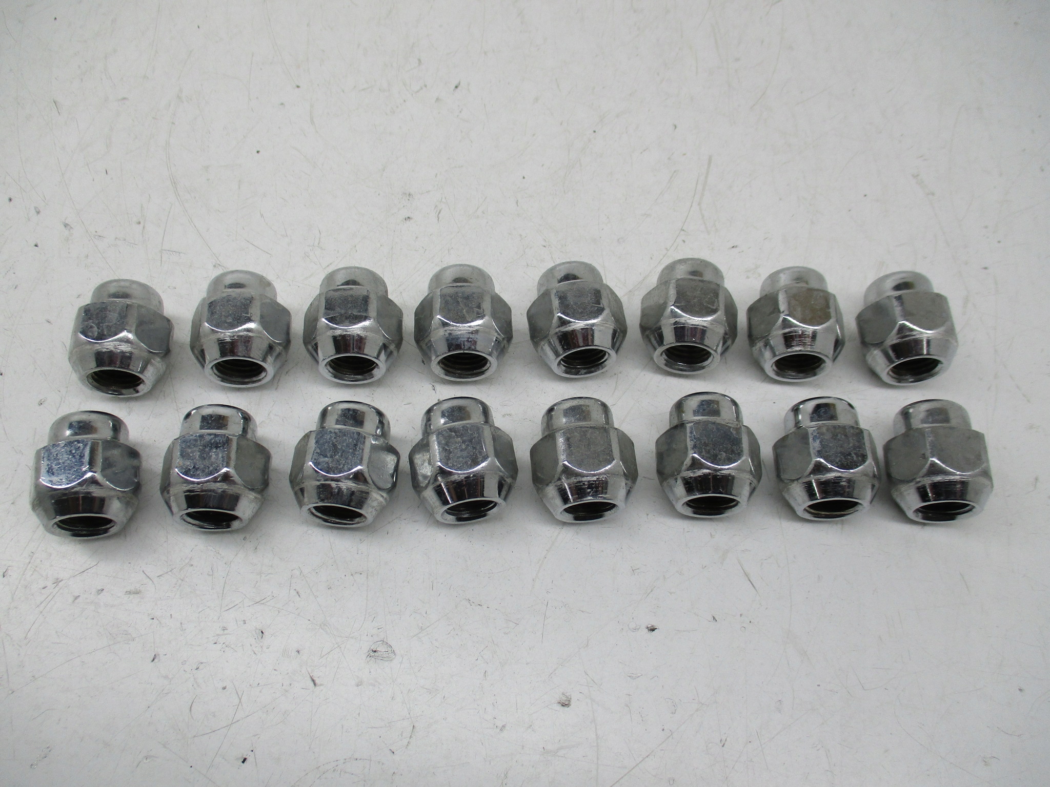 124 spider 16-болт колесных болтов