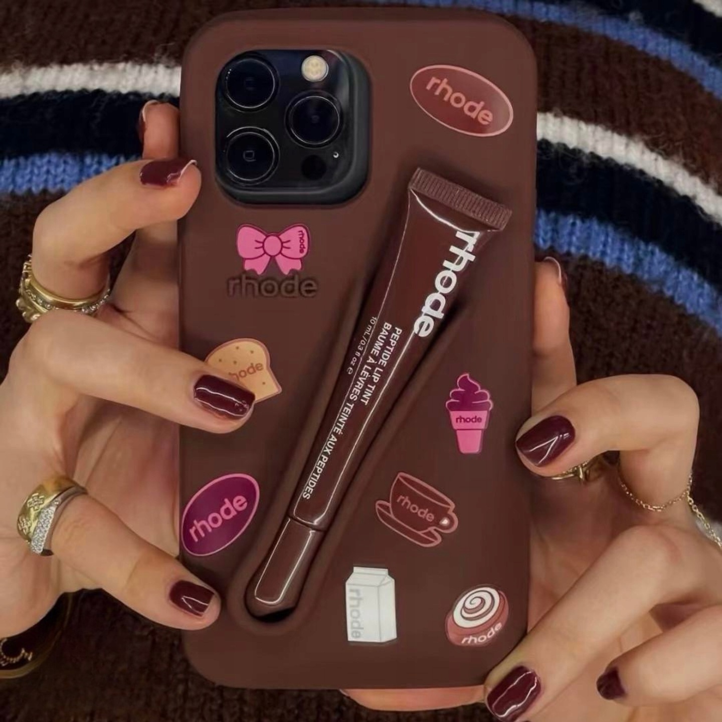 rhode iPhone15 Pro シリコンケース+リップ espresso RHODE lip case espresso, brązowe Etui do Apple iPhone 15 PRO