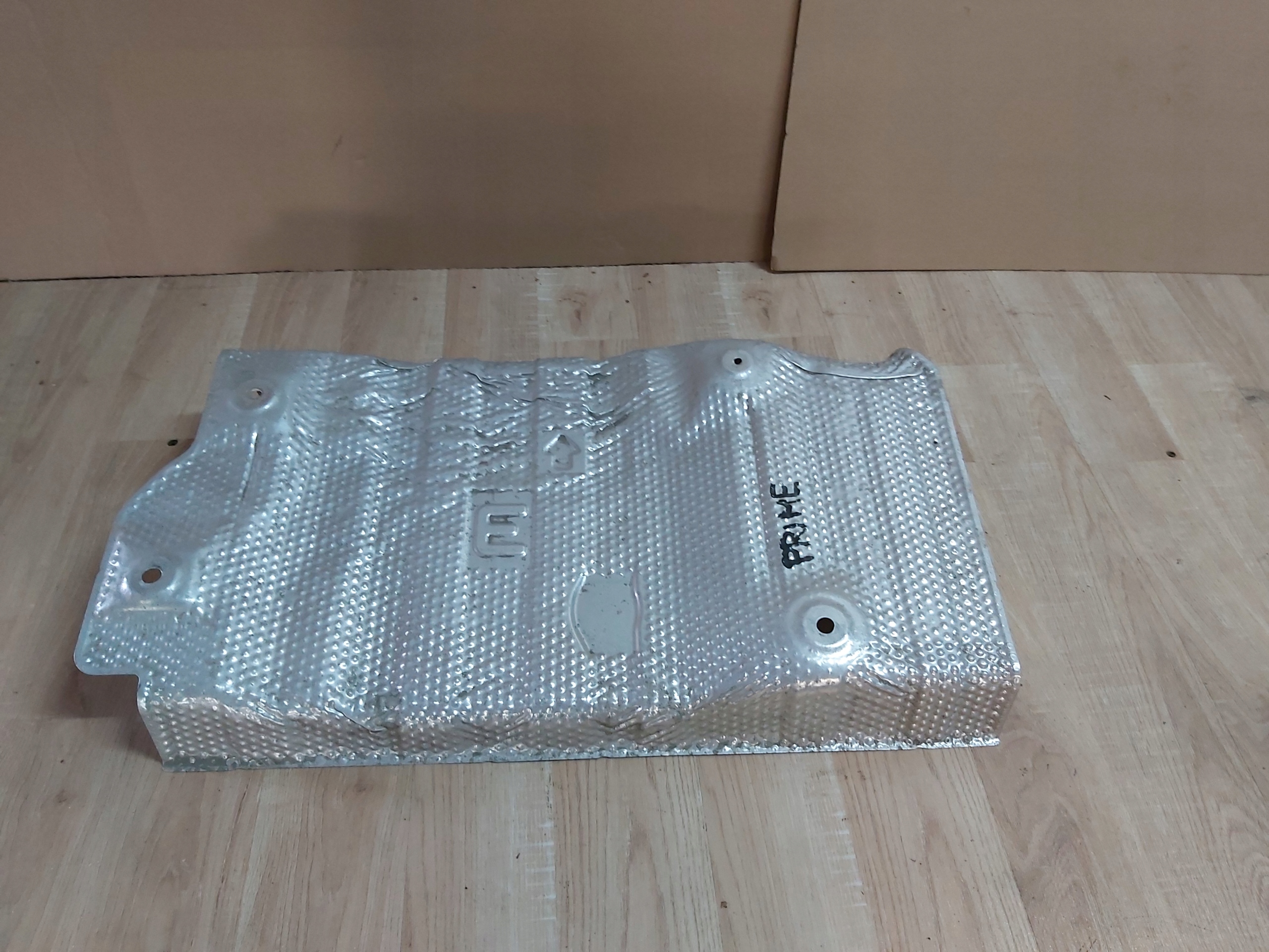 3 - Toyota Prius IV тепловий екран PRIME Plug In