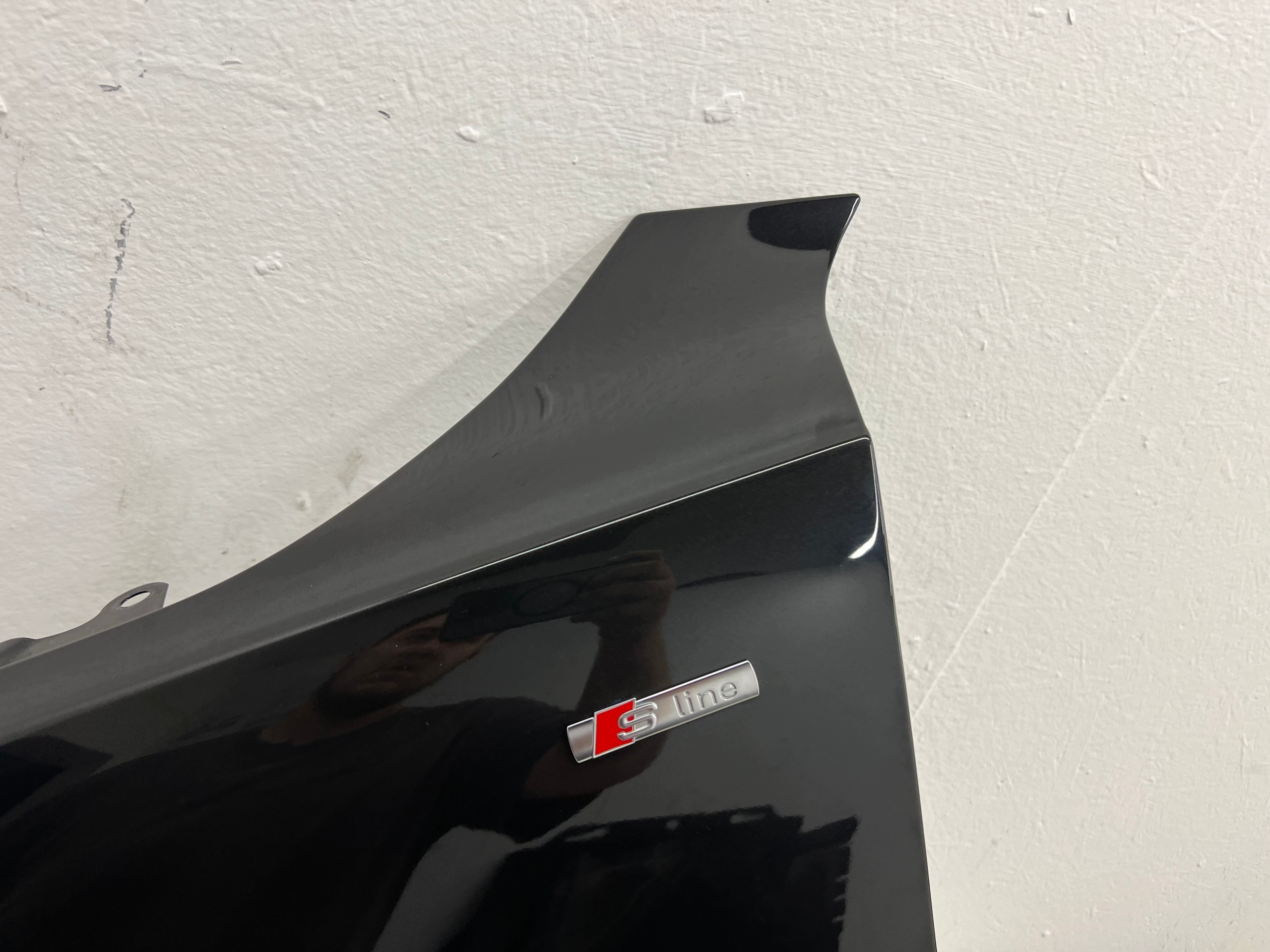 AUDI A7 4G8 fender left front black damaged LX7U