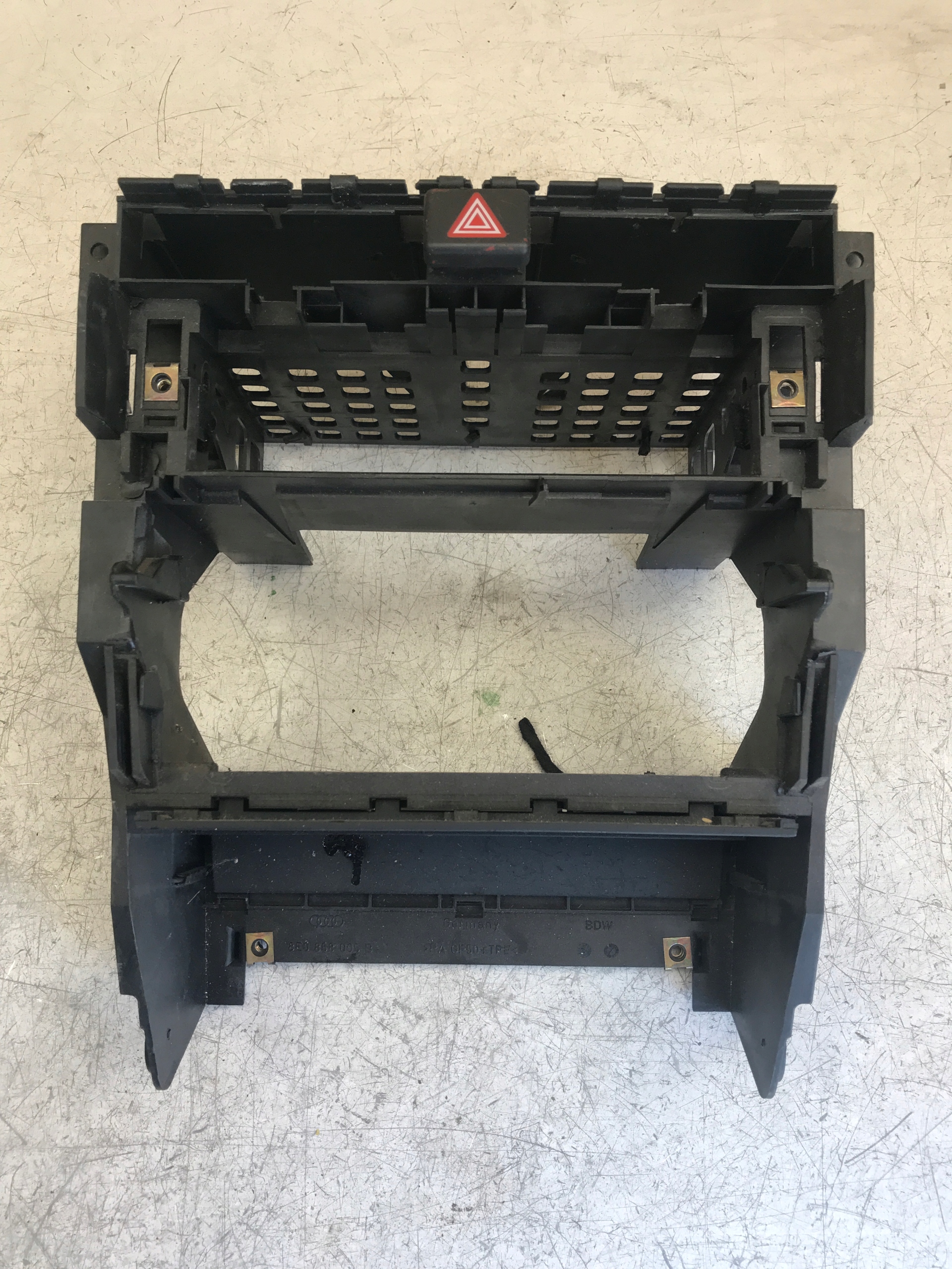 Châssis Panier RADIA AUDI A4 B6 8E0858005B