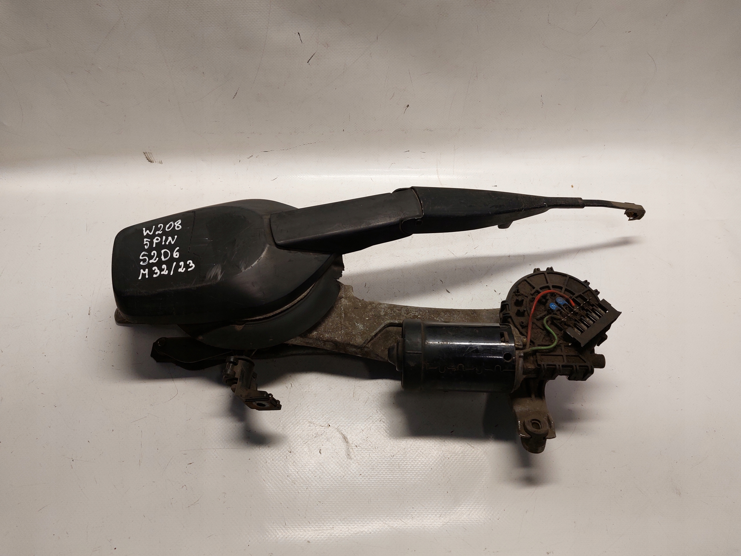 wiper mechanism front MERCEDES-BENZ W208