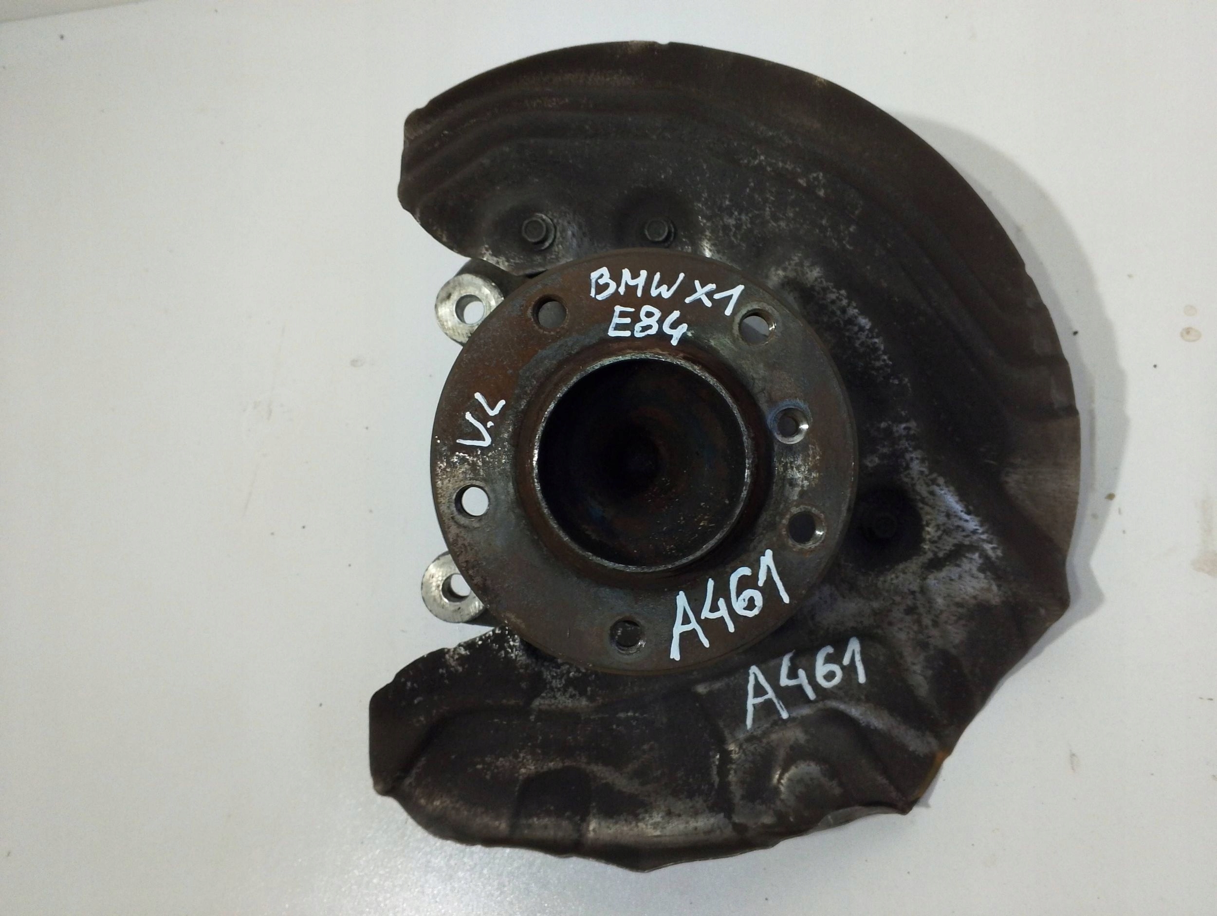BMW X1 E84 čepu otoč přední předek levá LOZYSKO 31216784866 (A461)