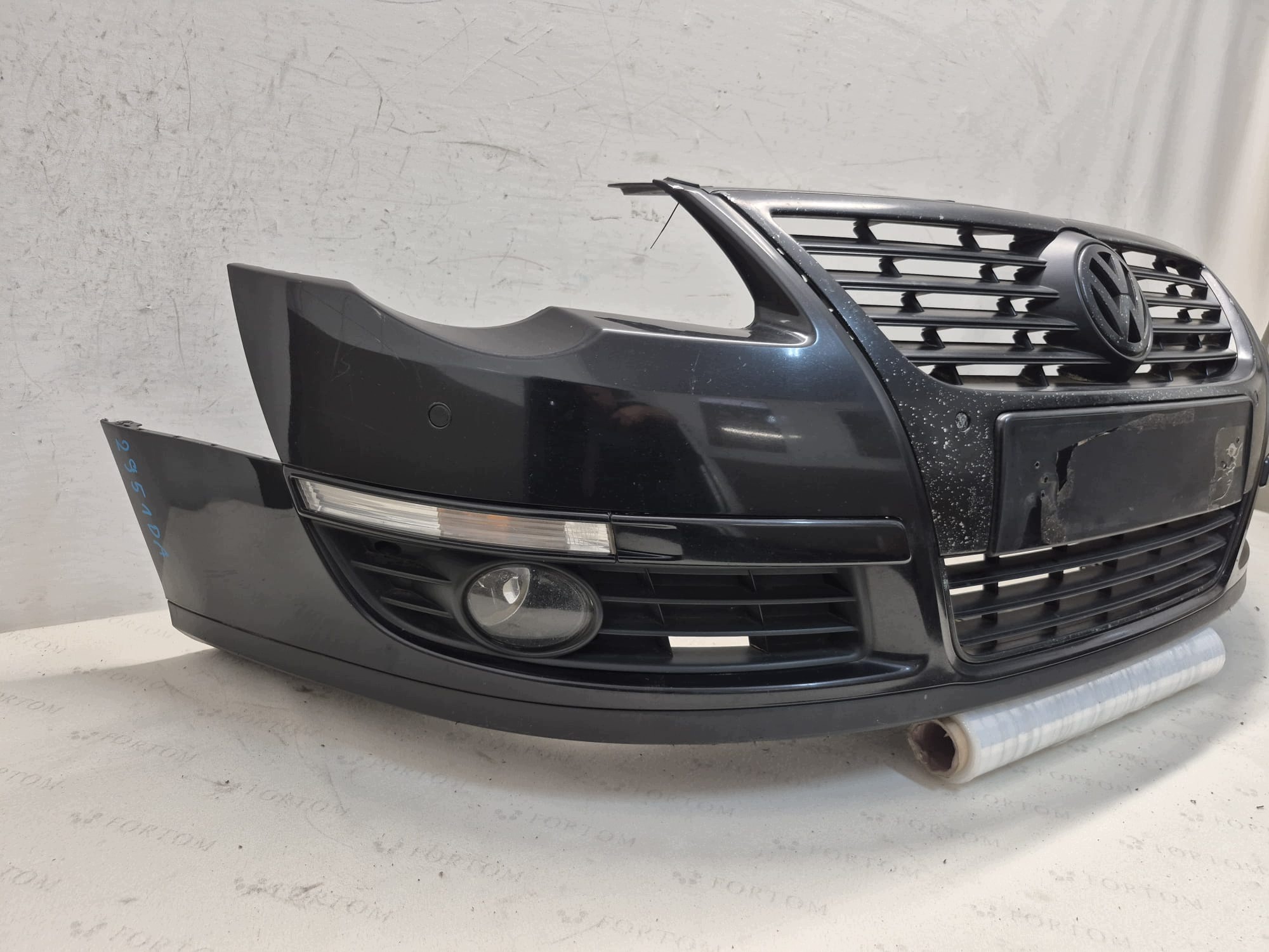 VW PASSAT B6 3C0 06- bumper front front 4XPDC 3C0807221A LAK.LC9Z