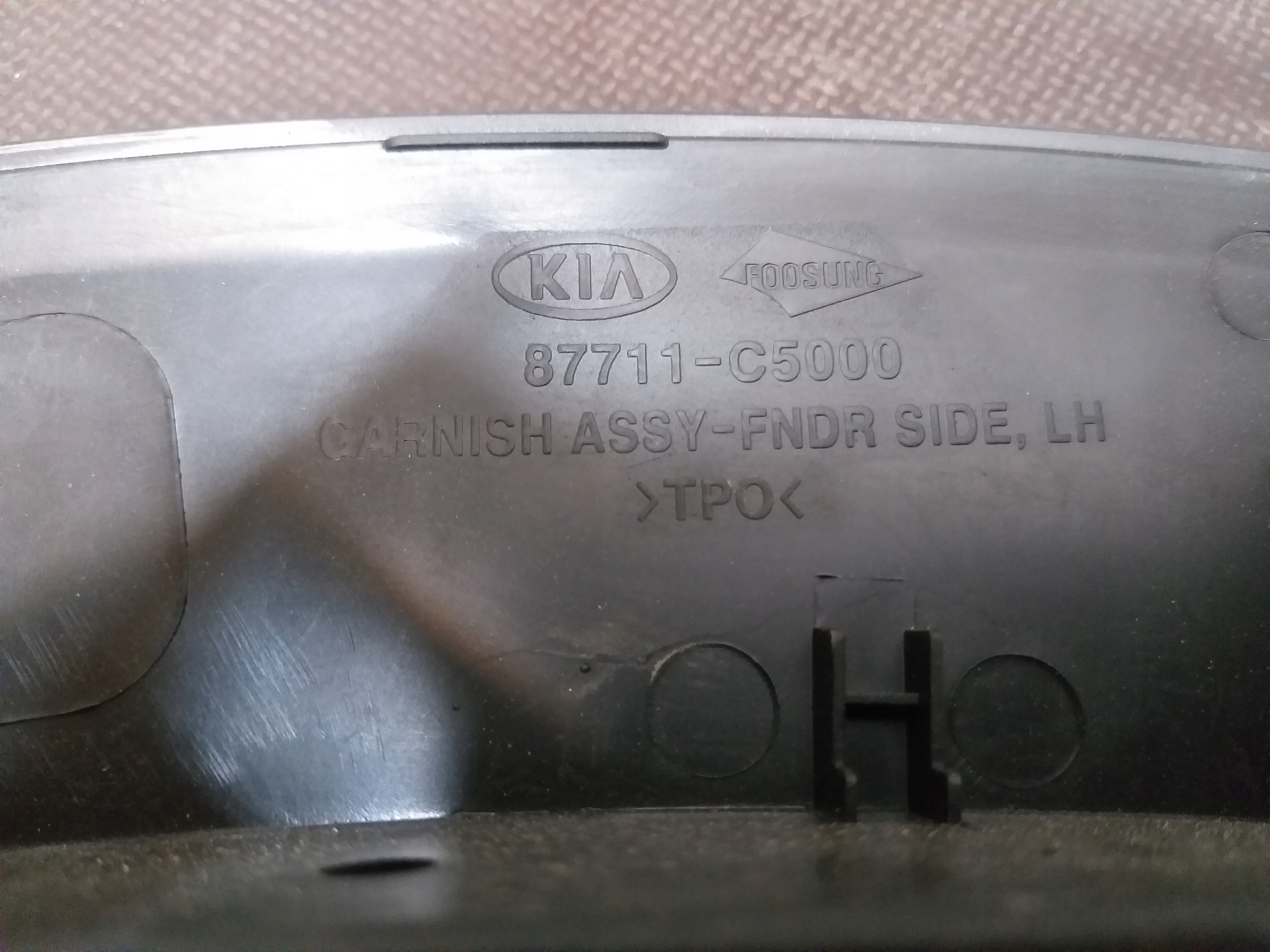 FENDER MOULDING CAP KIA SORENTO 15- FRONT
