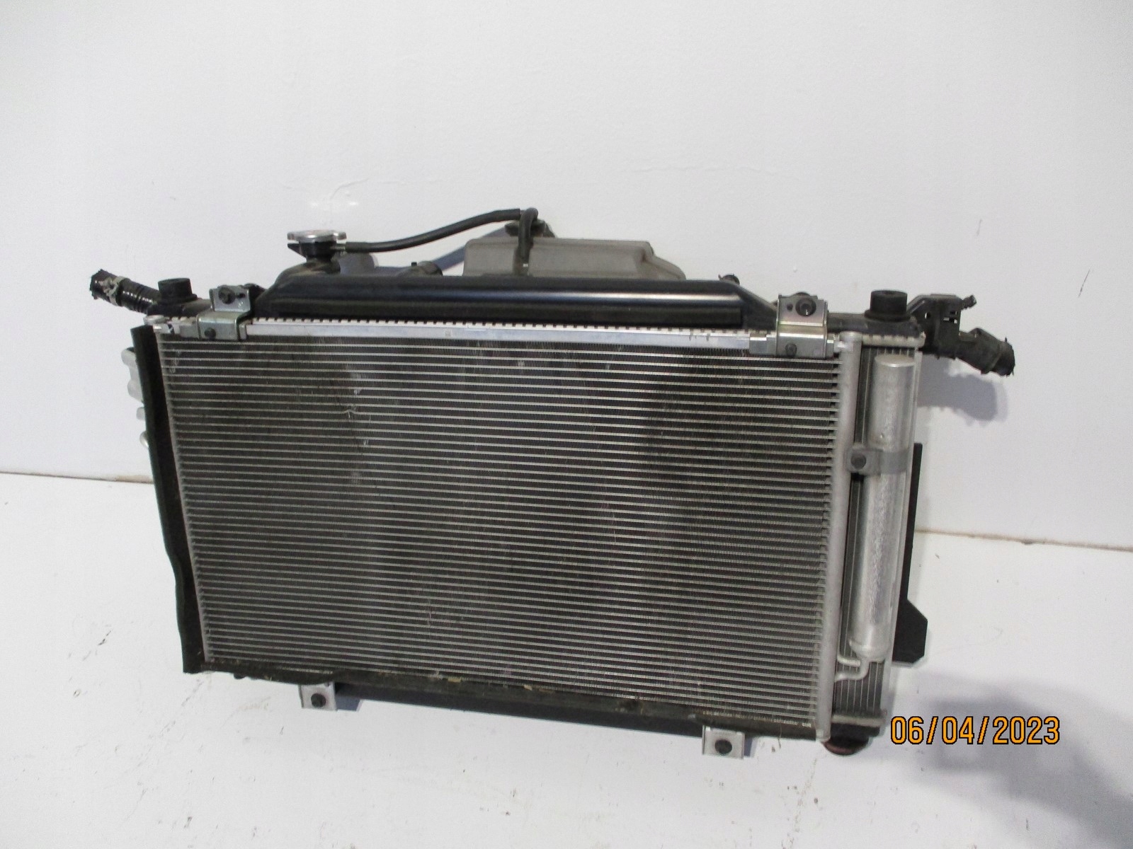 CHŁODNICA chłodnice MAZDA 6 2,2D AUTO