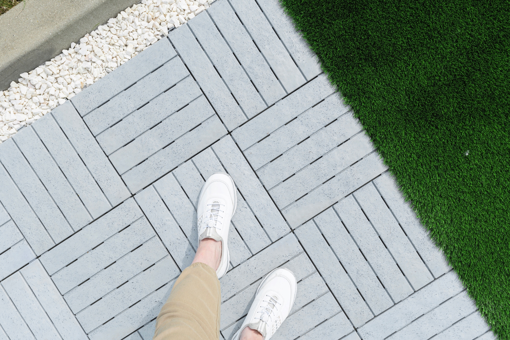 PODEST TARASOWY PŁYTKI na TARAS BALKON ALTANKA PANEL ECO SZARY 30x30cm Sposób montażu Bezpośrednio na podłożu