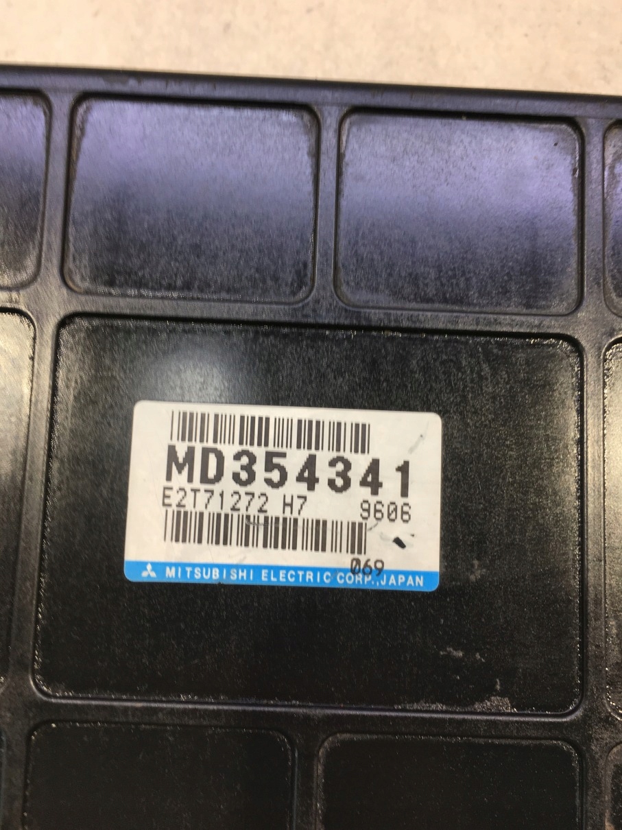 control unit of the engine SPACE STAR 1.3 16V MD354341
