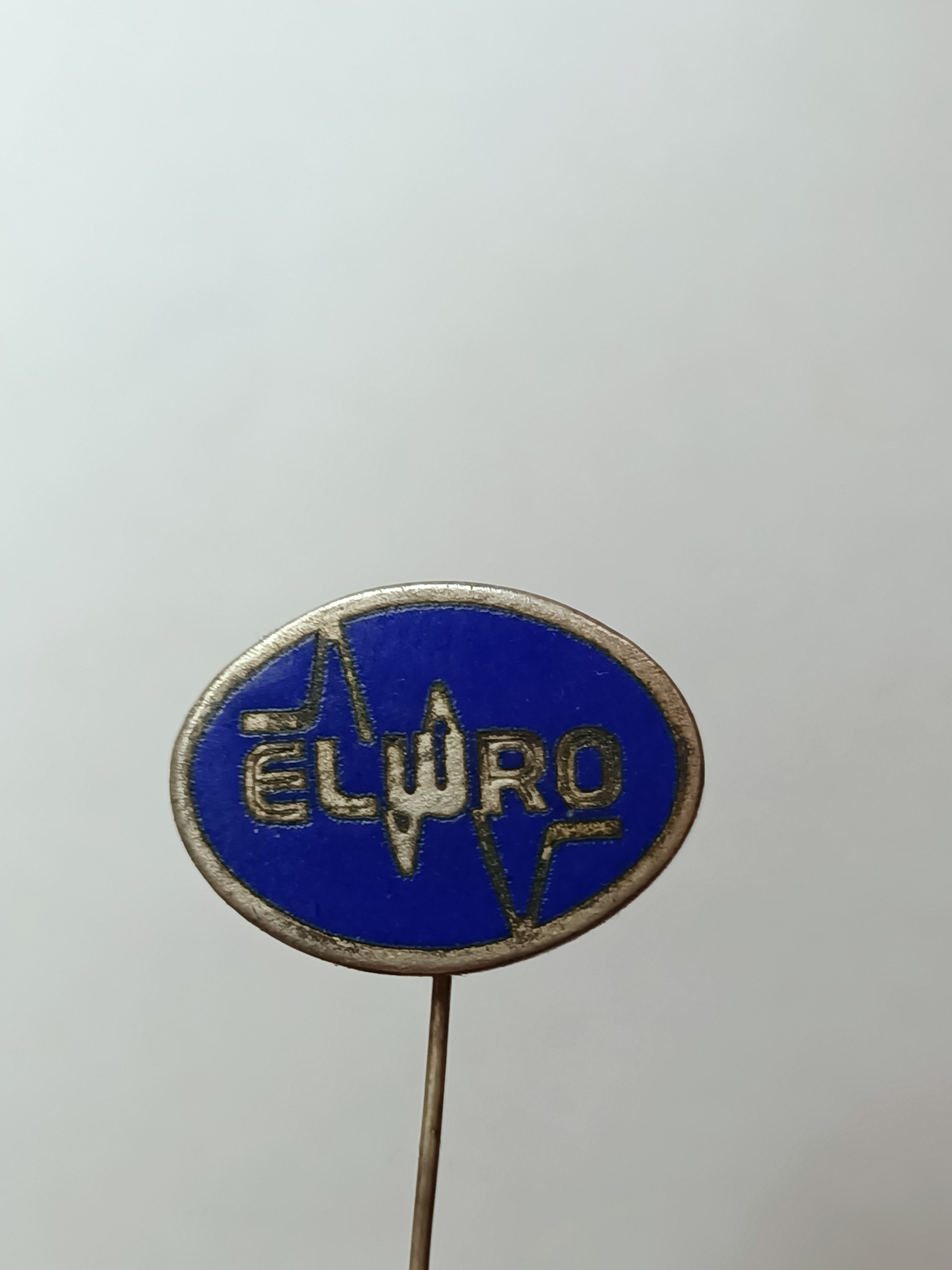 ELWRO WROCŁAW ZAKŁADY ELEKTRONICZNE ODZNAKA METALOWA NA SZPILCE