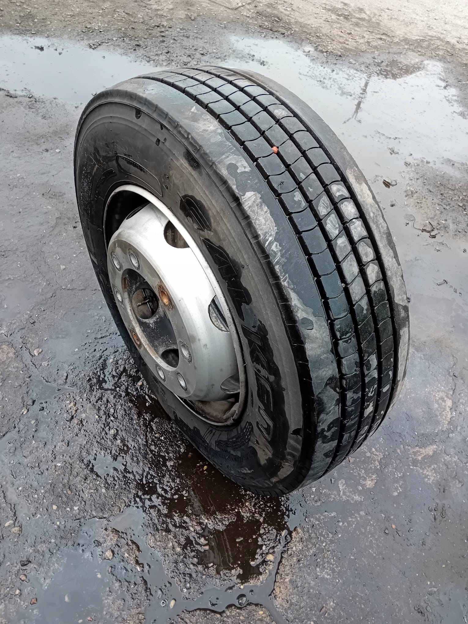 OPONA FALKEN RI 151 265/70/19.5