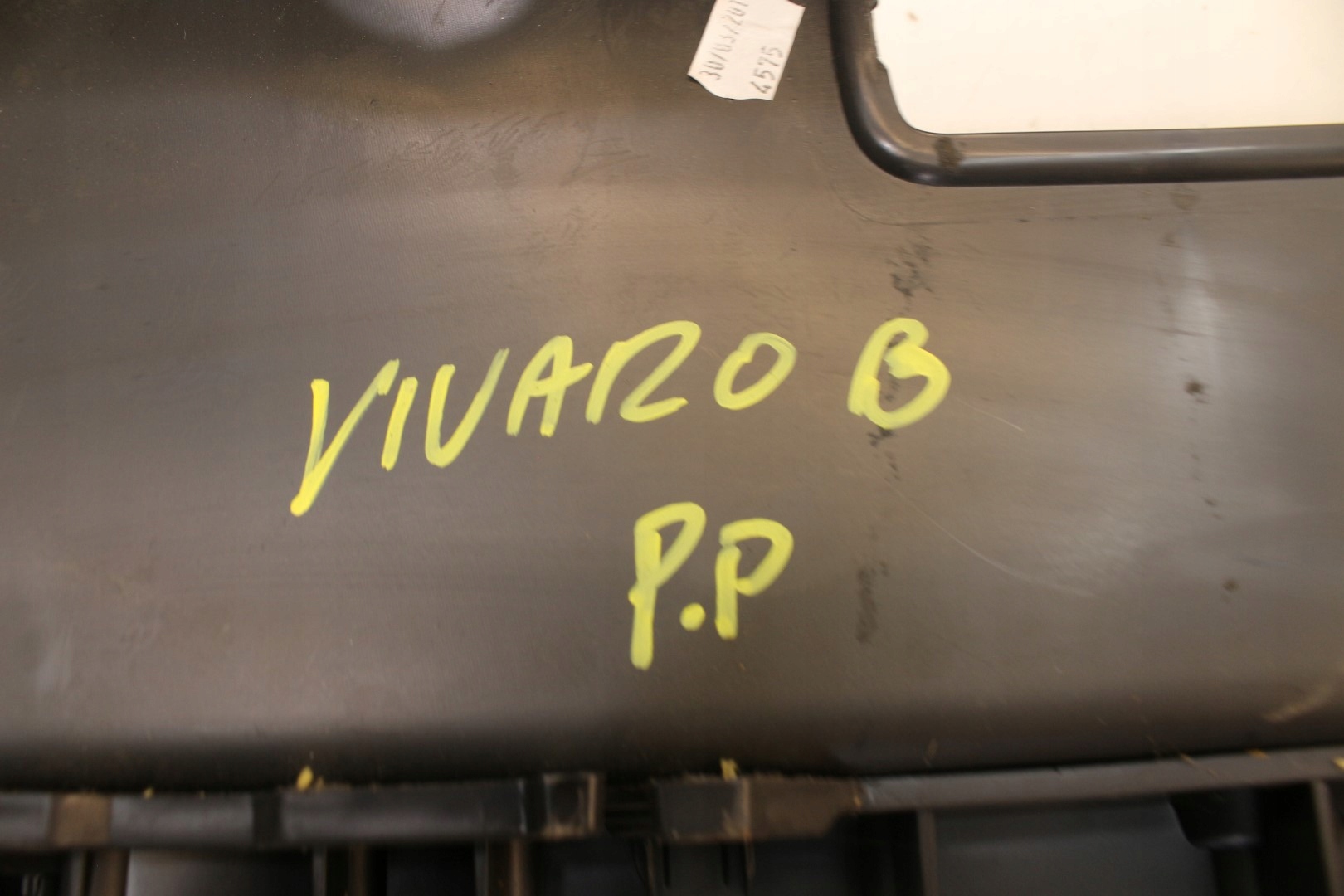 правый подножка renault TRAFIC III VIVARO b