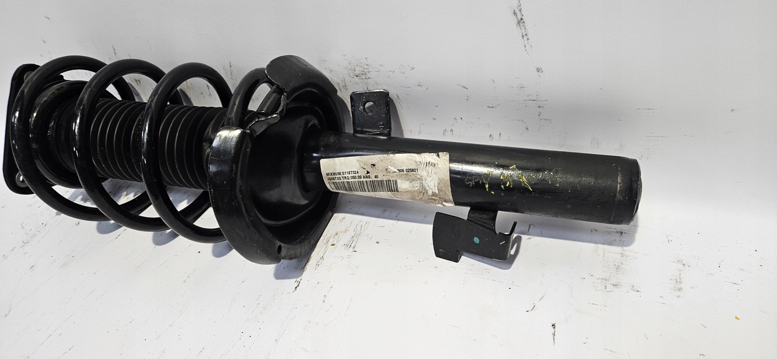 shock absorber left front VOLVO C30 31200270