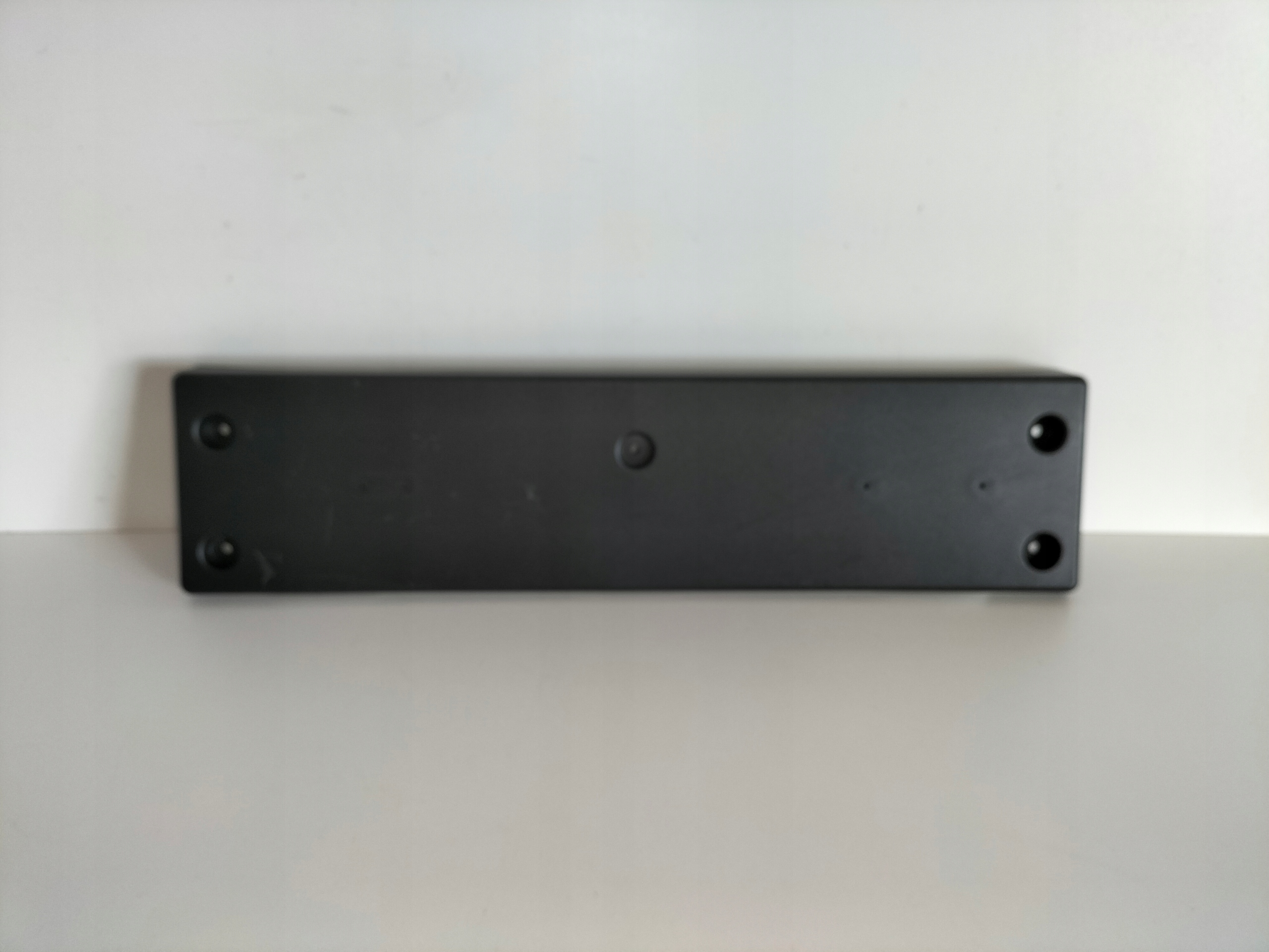 pad below tablice registration front KIA SPORTAGE 5 V LIFT 25