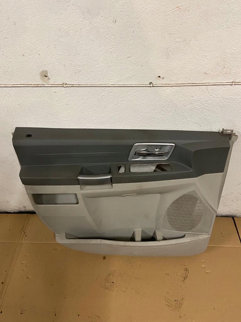 BOCZEK DRZWI LEWY PRZÓD CHRYSLER GRAND VOYAGER V 2008-2016 TOWN COUNTRY