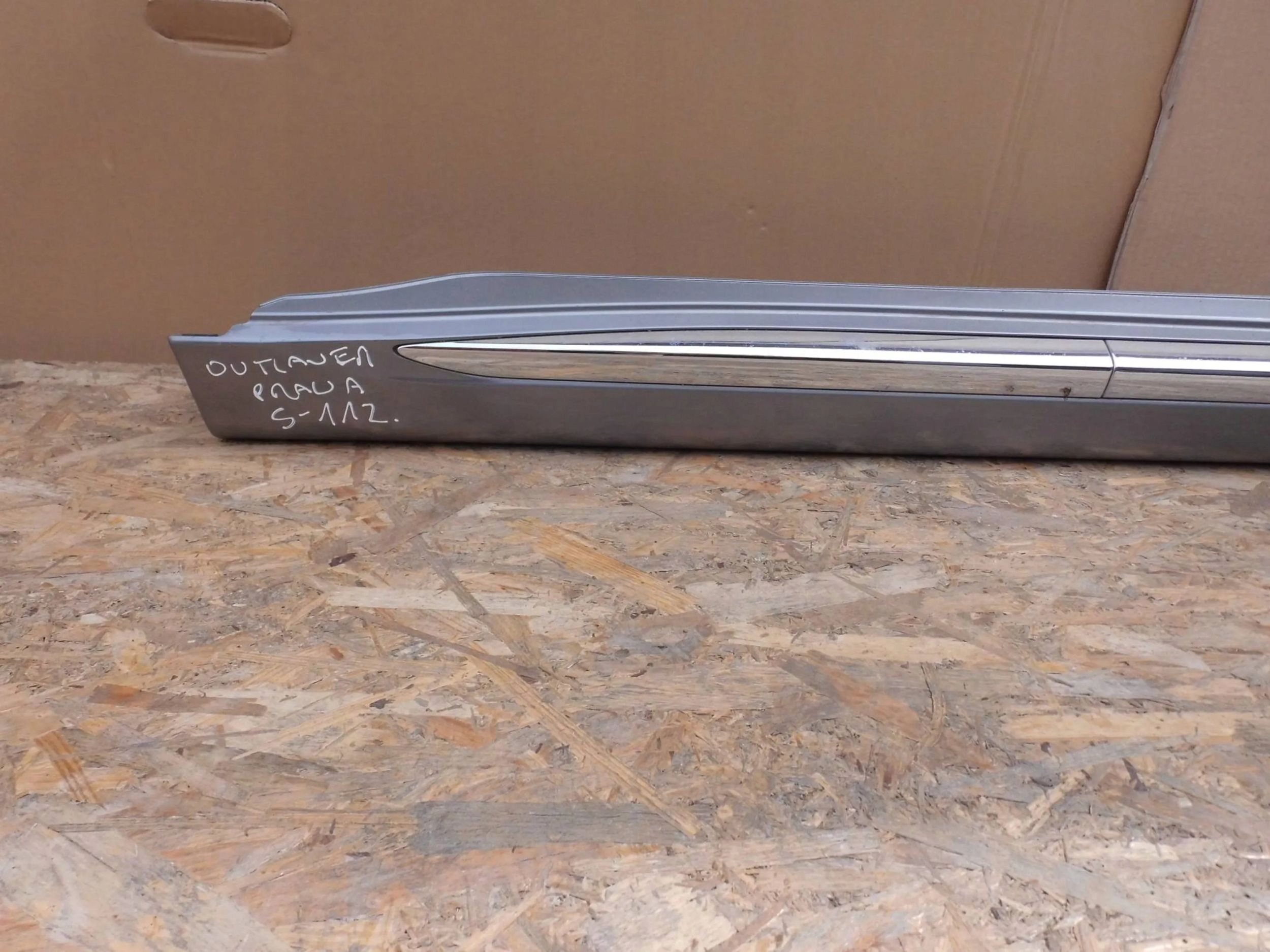 Mitsubishi Outlander III moulding threshold right