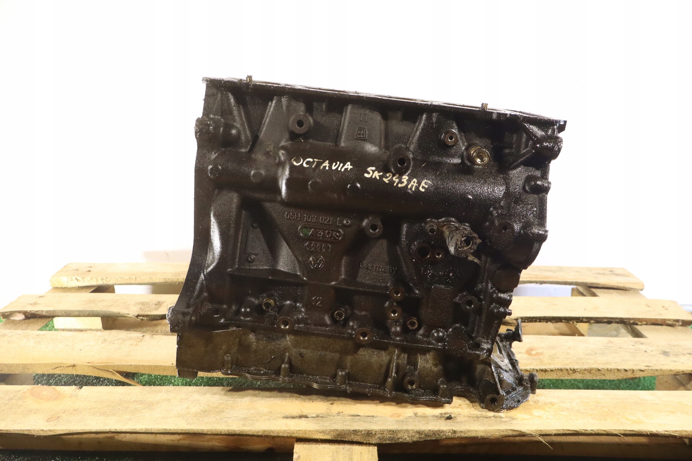 BLOK SILNIKA SKODA OCTAVIA II LIFT 1.8