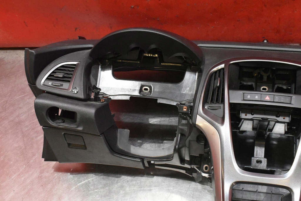 dashboard instrument panel console cockpit airbag EU OPEL ASTRA 4 IV J 09-12
