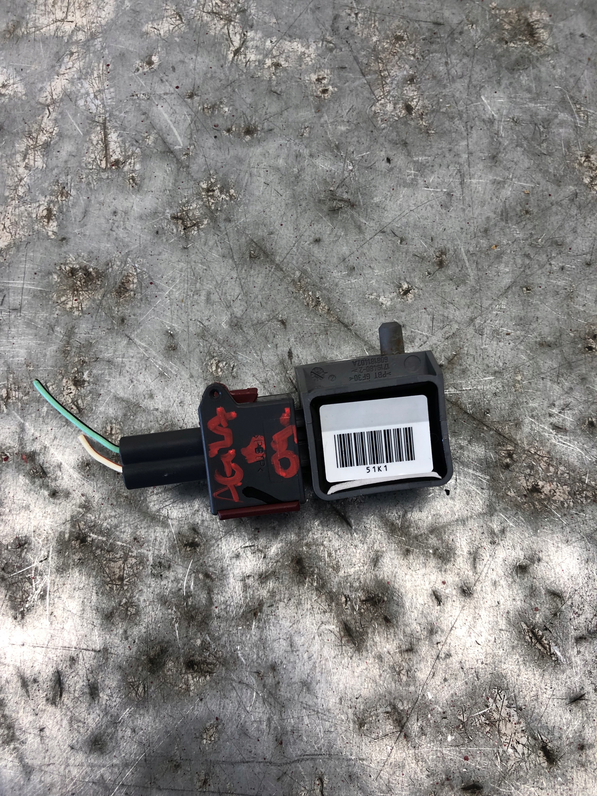Crashsensor Drucksensor OPEL AGILA B 38930-51K10