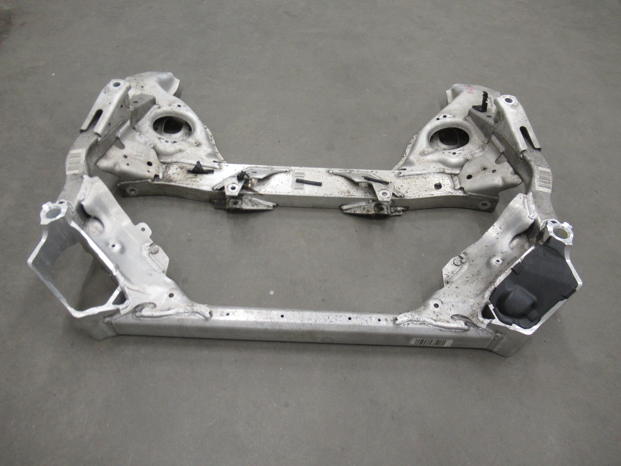 Lawa predok nápravnica pod motor výstuha zavesenia BMW e81 e82 e87 e90 e91 e92