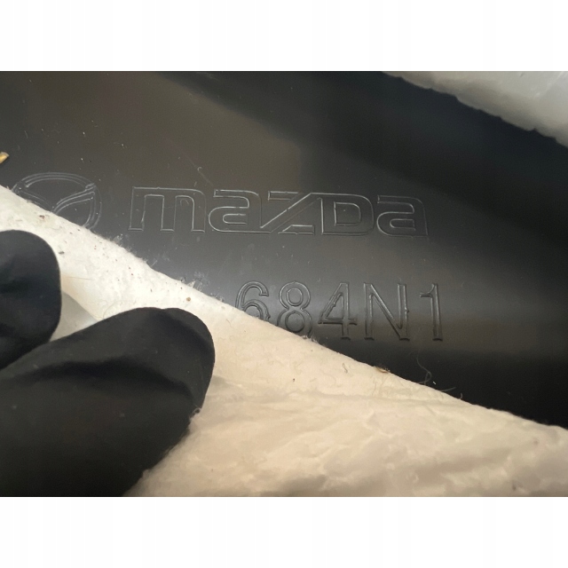 дверные карты передних л mazda oe D10E-6846X