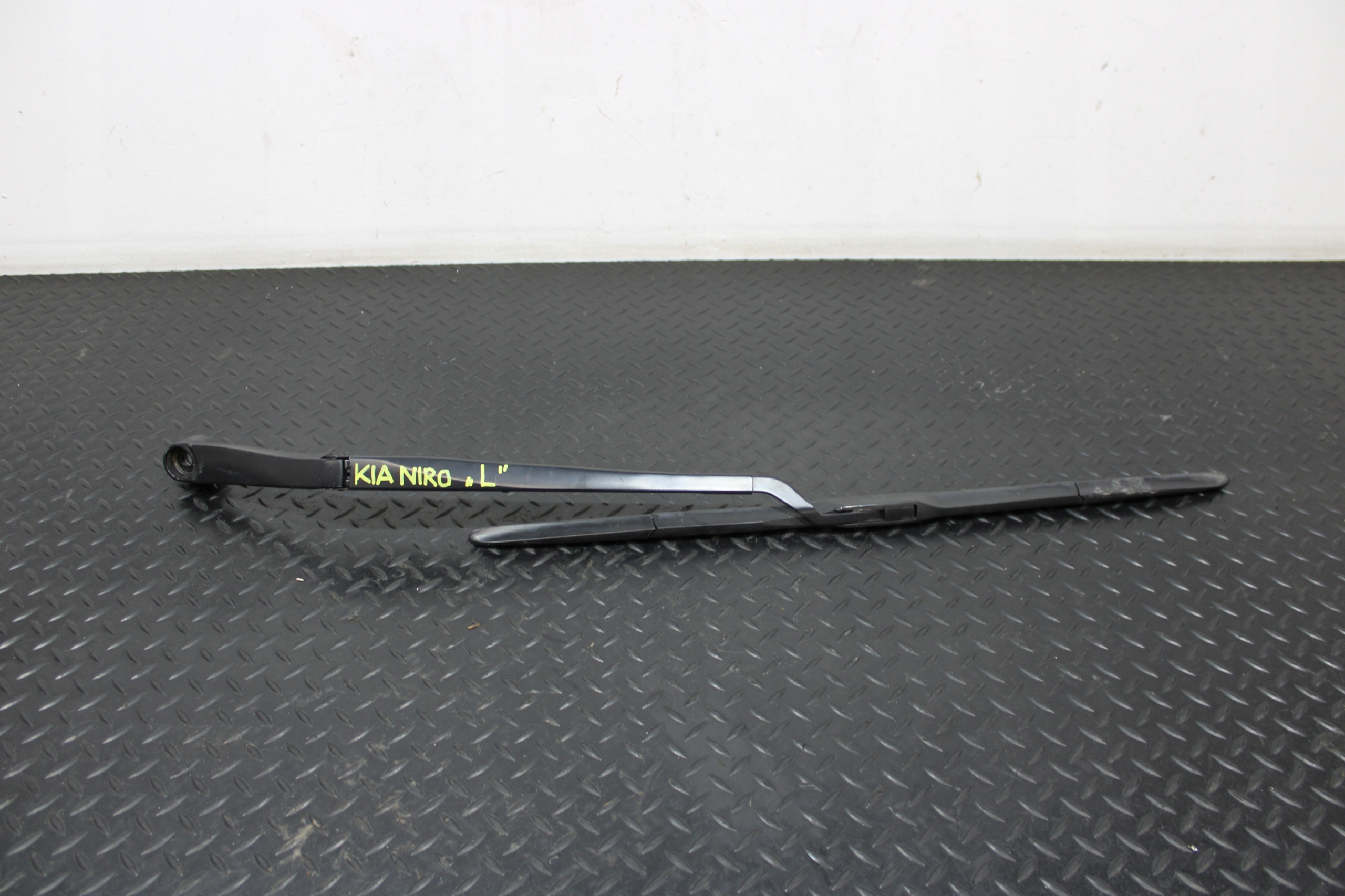wiper arm wiper left KIA NIRO 1 and 16-18