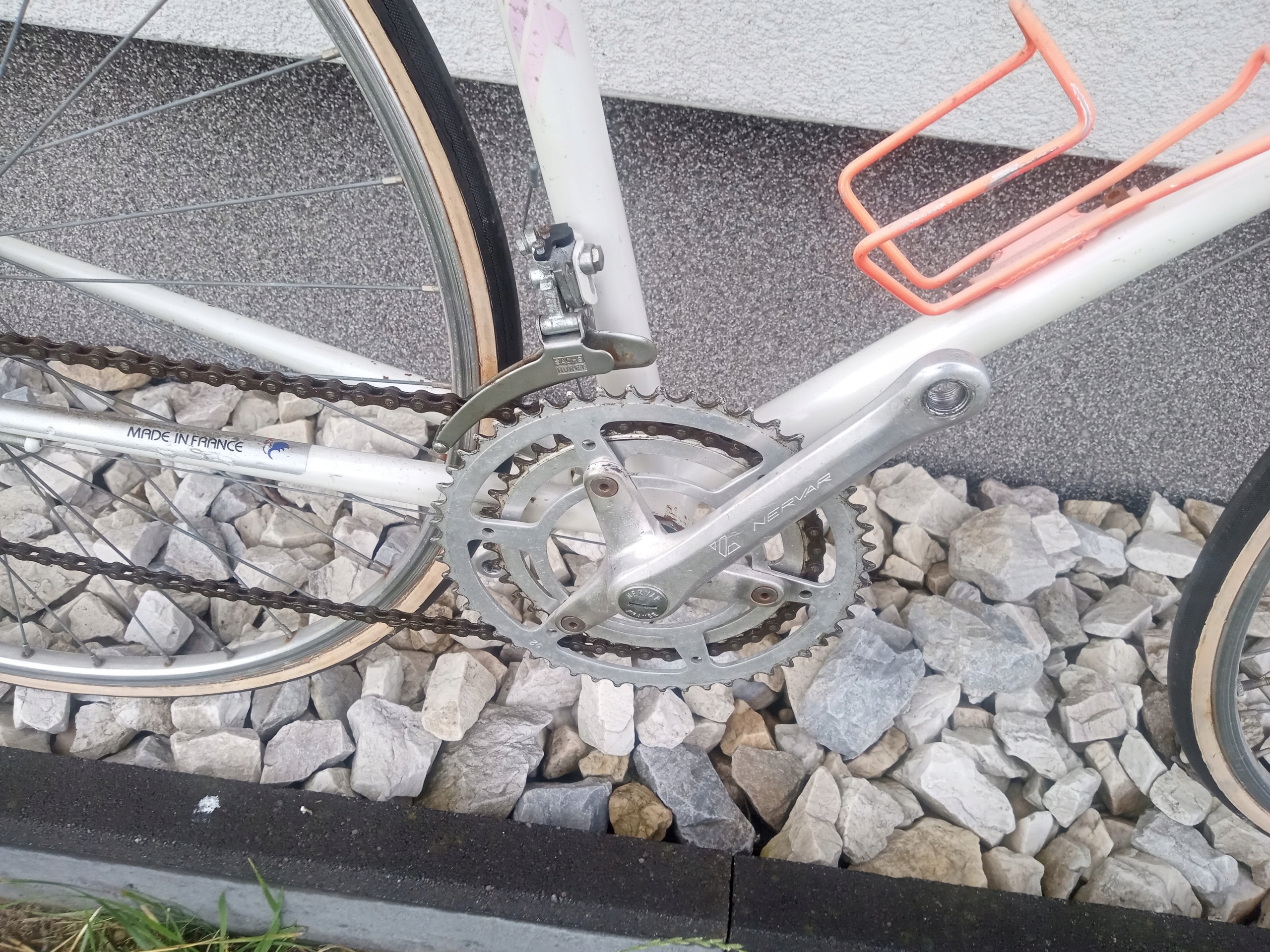 SZOSOWY ROWER KOLARZÓWKA MOTOBECANE 28 KOŁA 12 BIEGÓW Kolor biały