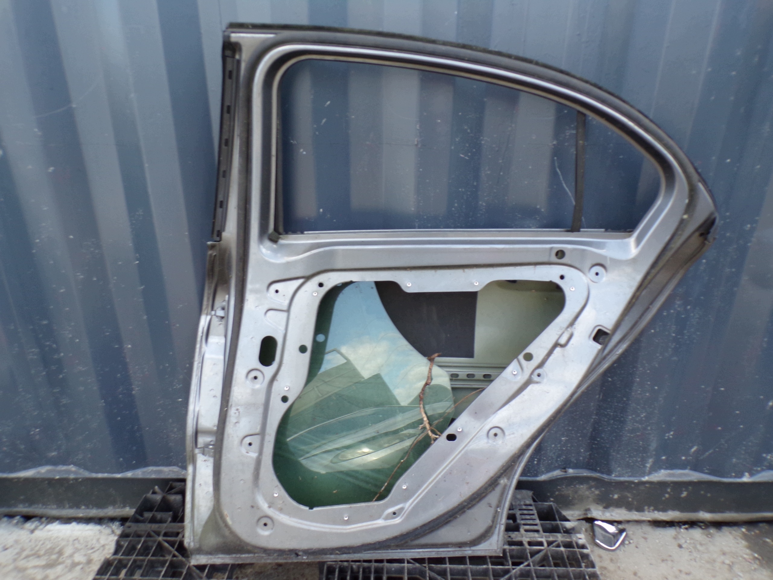door right rear. MERCEDES W176 (R1)