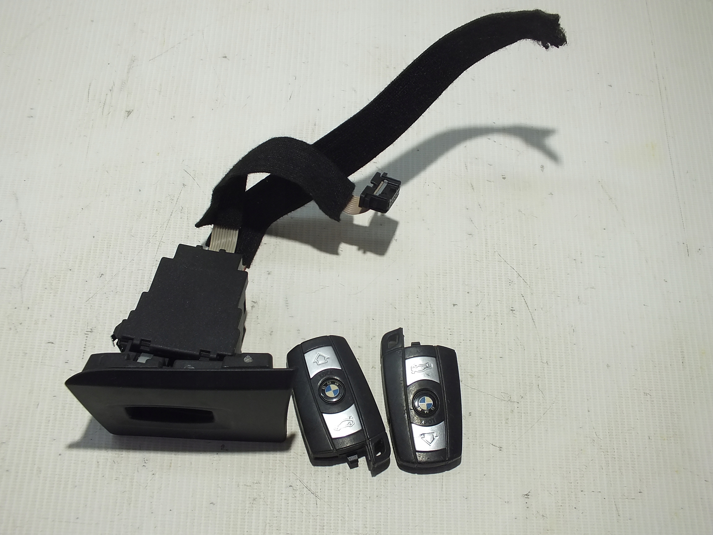 BMW E90 E92 E93 гніздо запалювання + Ключі