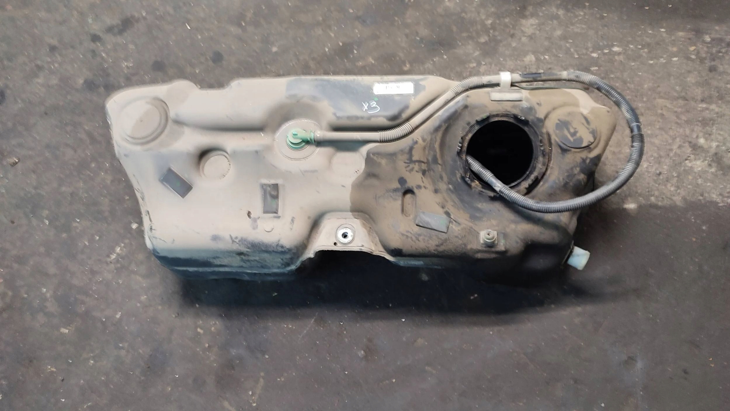 BMW X3 F25 2015 tank