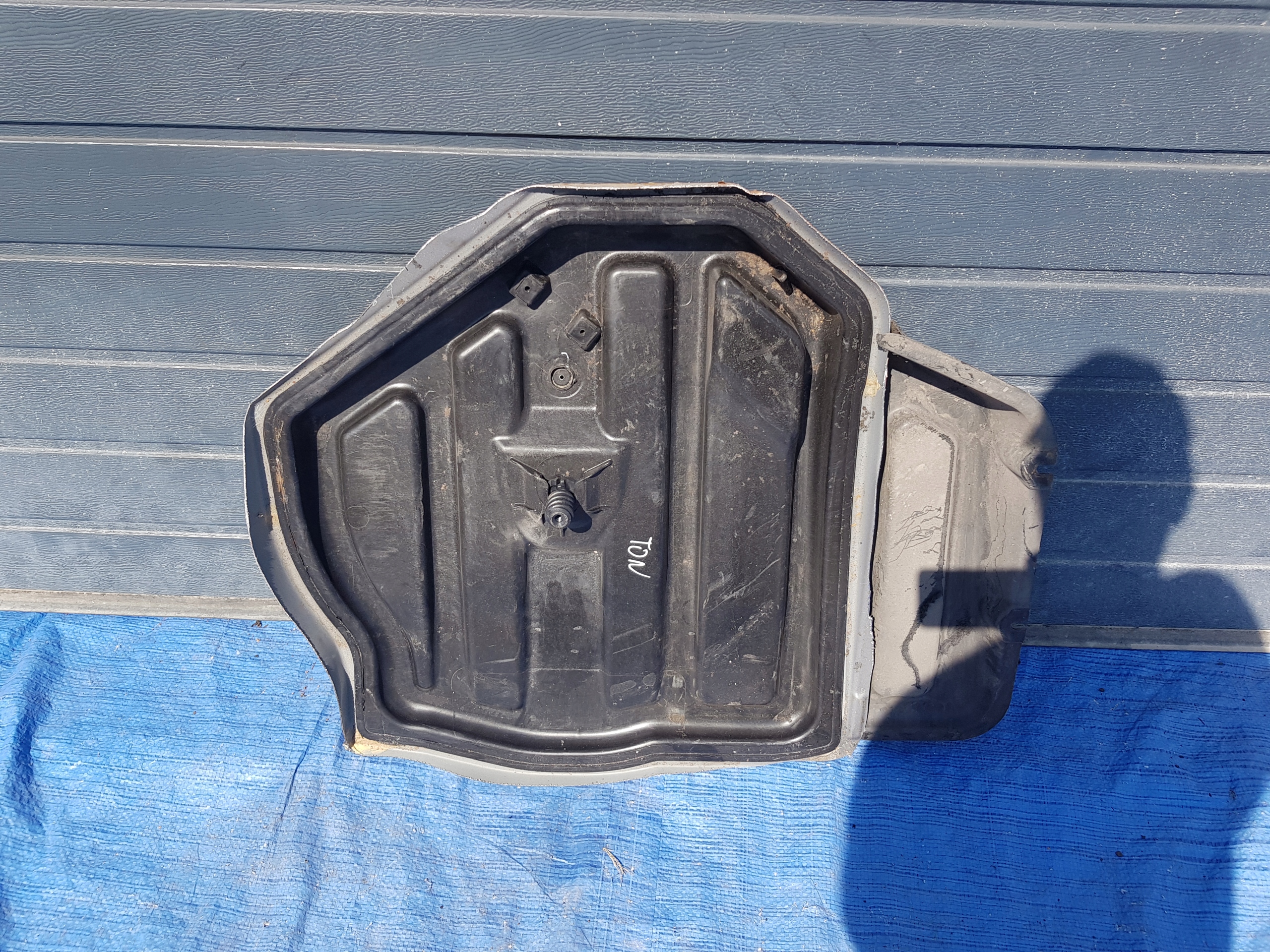 MERCEDES W207 W204 sump floor boot 2046100575
