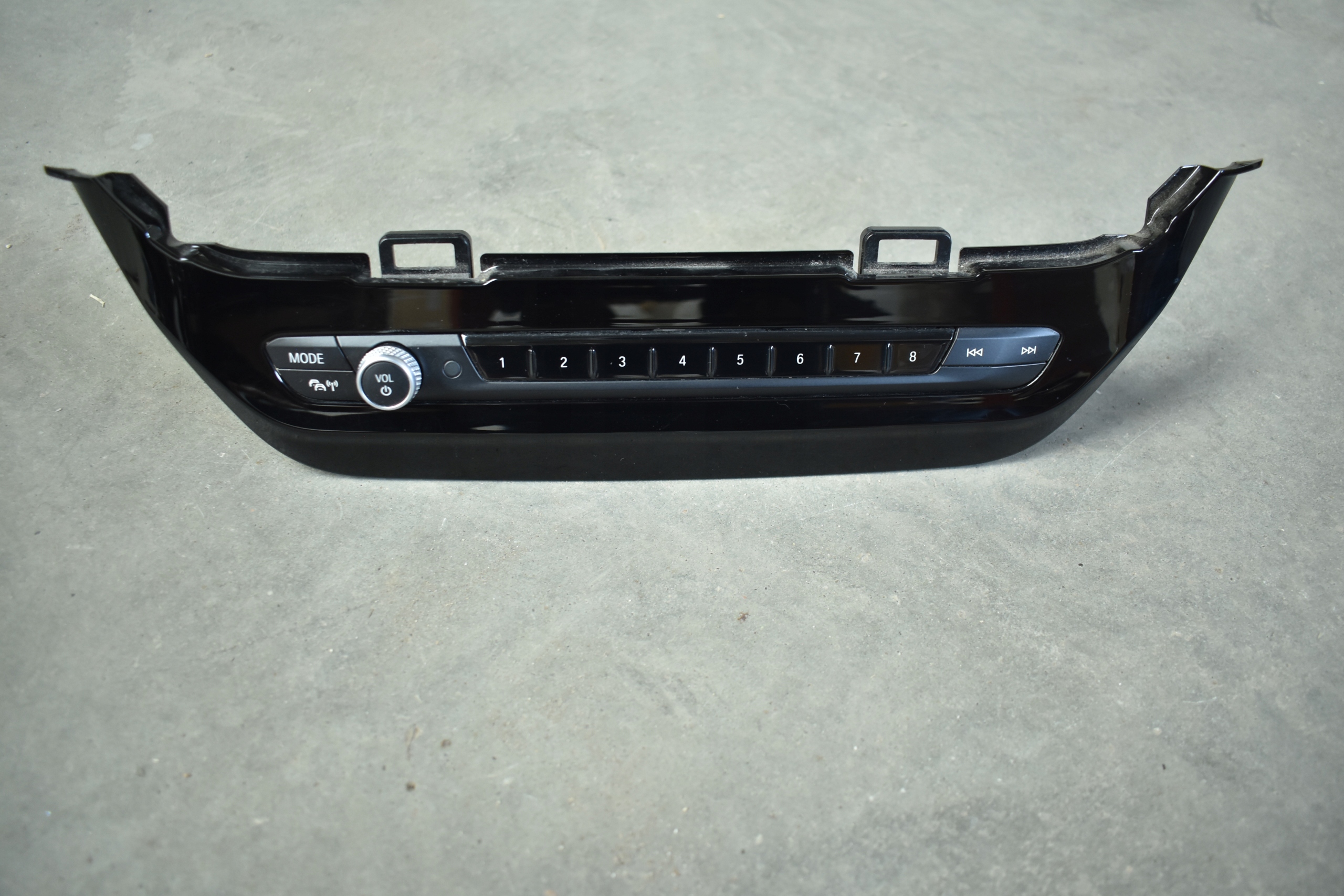 IDEALNY PANEL RADIA BMW G01 G02 G30 1