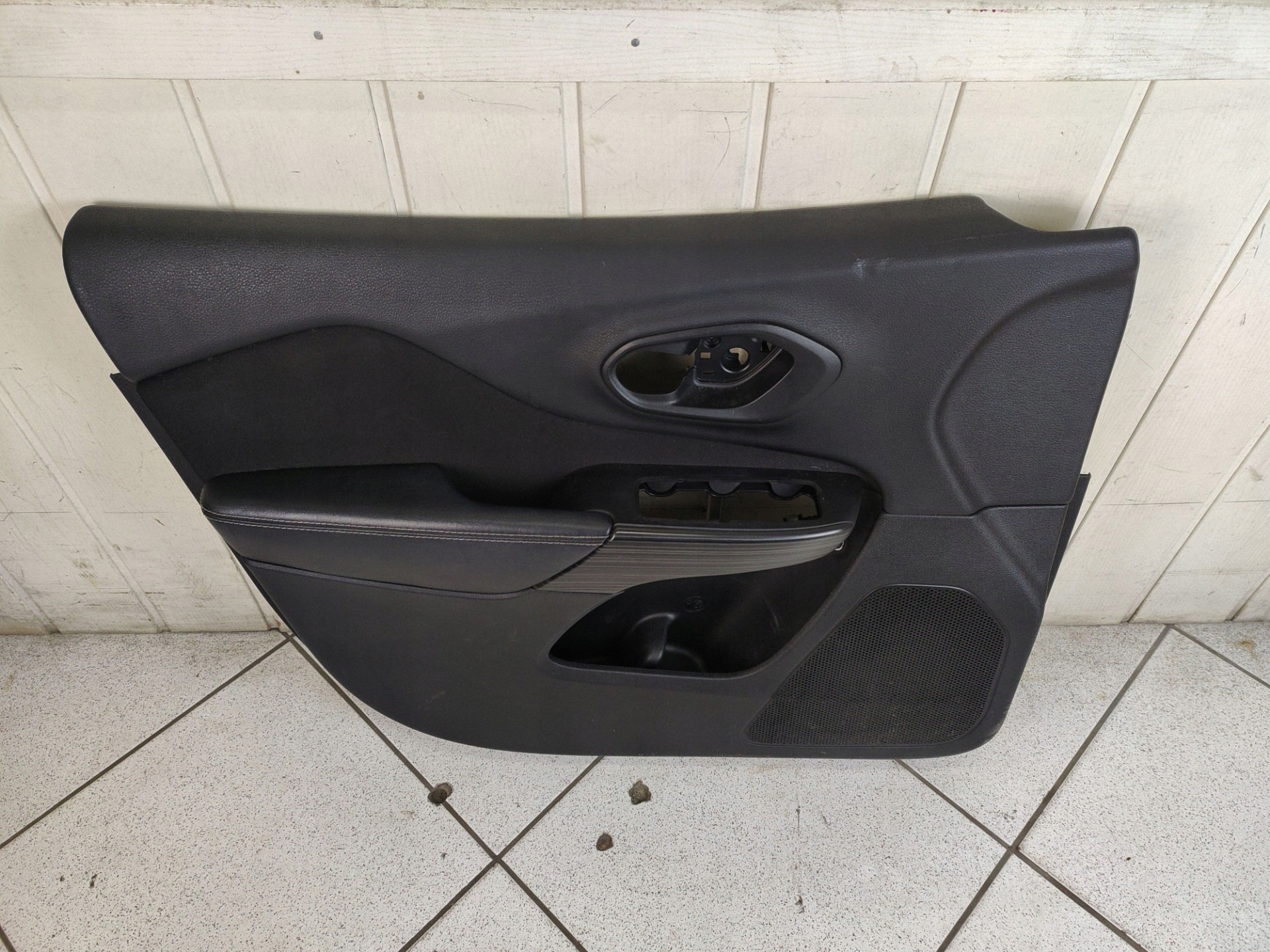 side door front left side Jeep Cherokee 5 2014 1UJ171X9AX